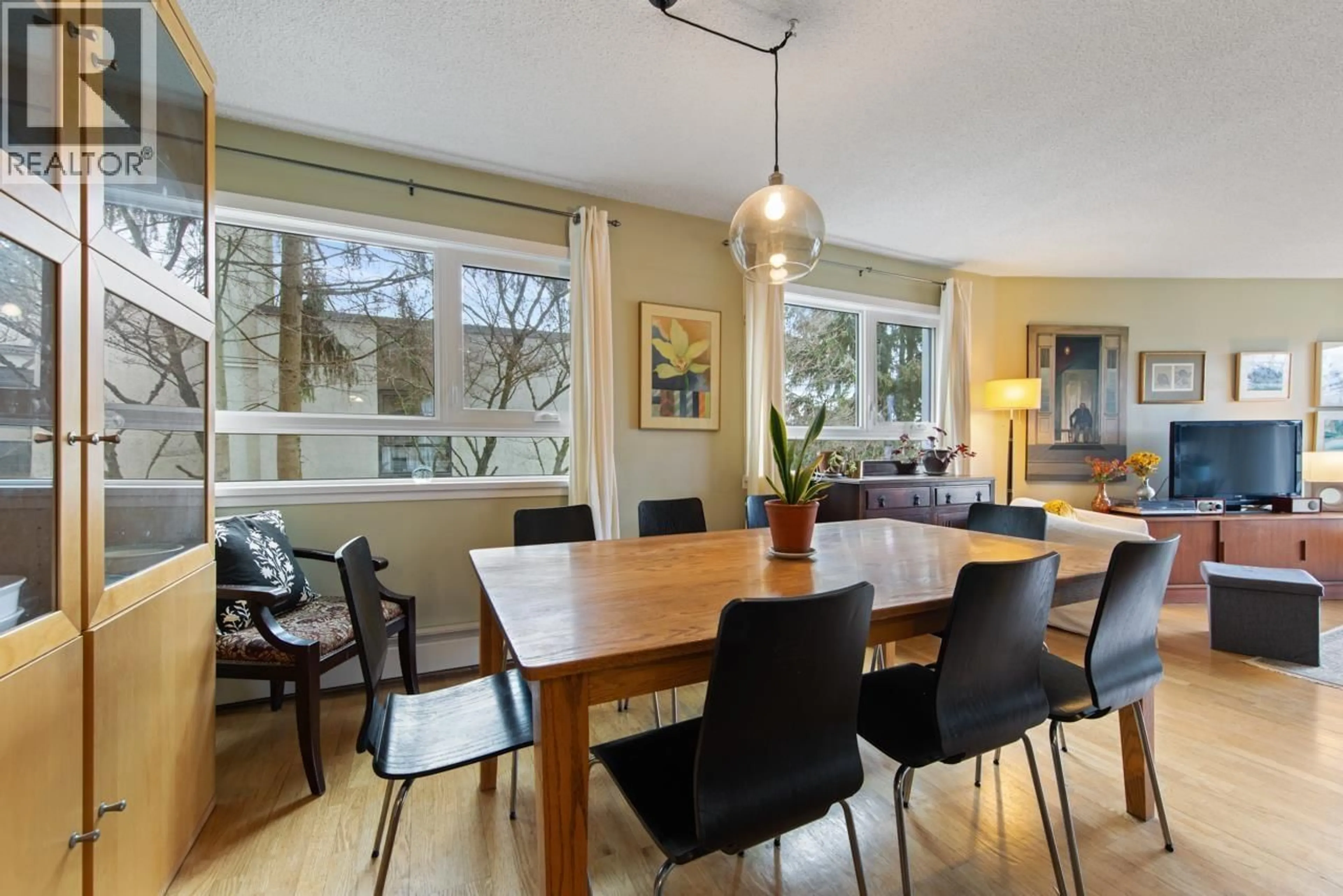 Dining room, wood/laminate floor for 314 - 665 6TH AVENUE, Vancouver British Columbia V5T4J3