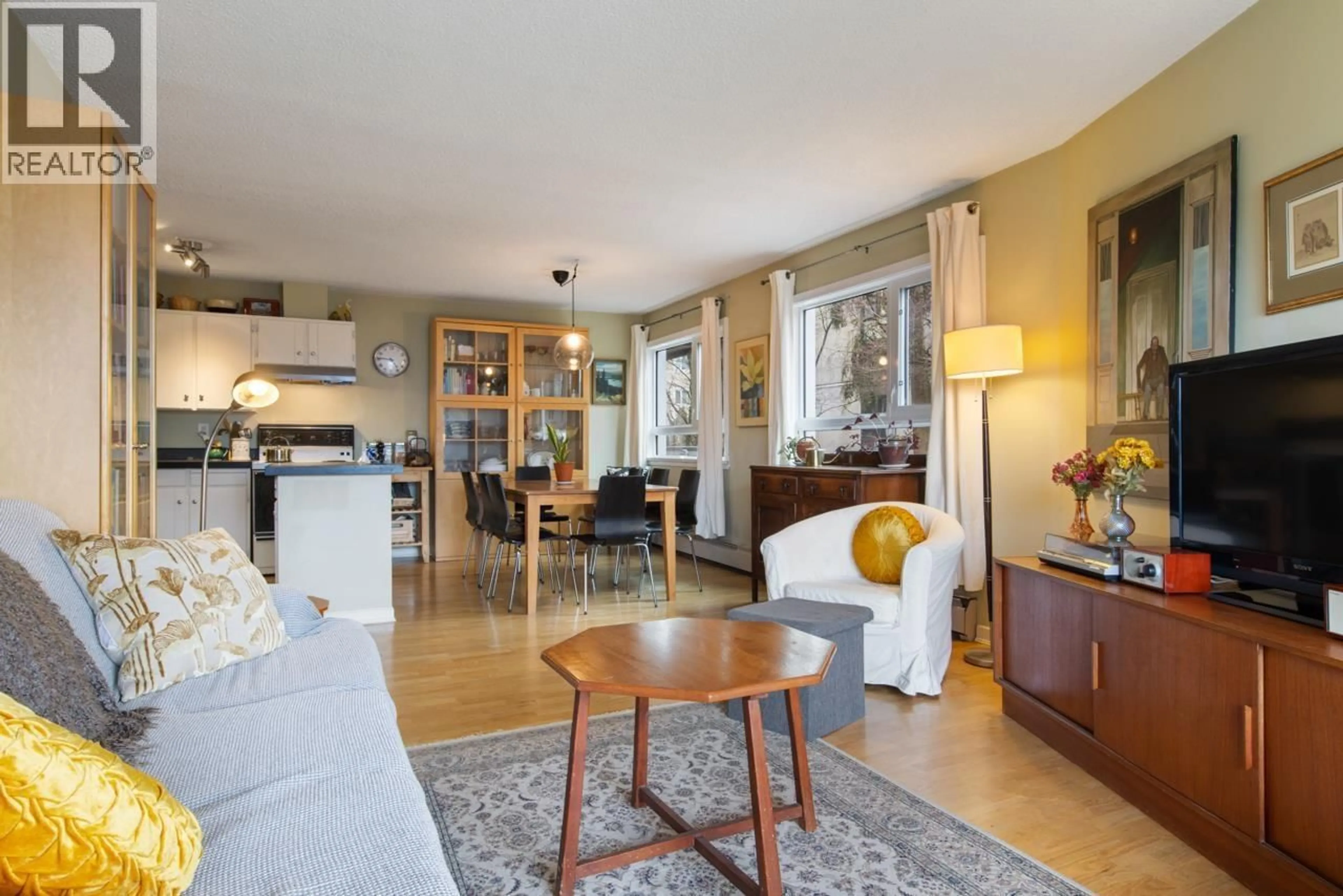 Living room with furniture, unknown for 314 - 665 6TH AVENUE, Vancouver British Columbia V5T4J3