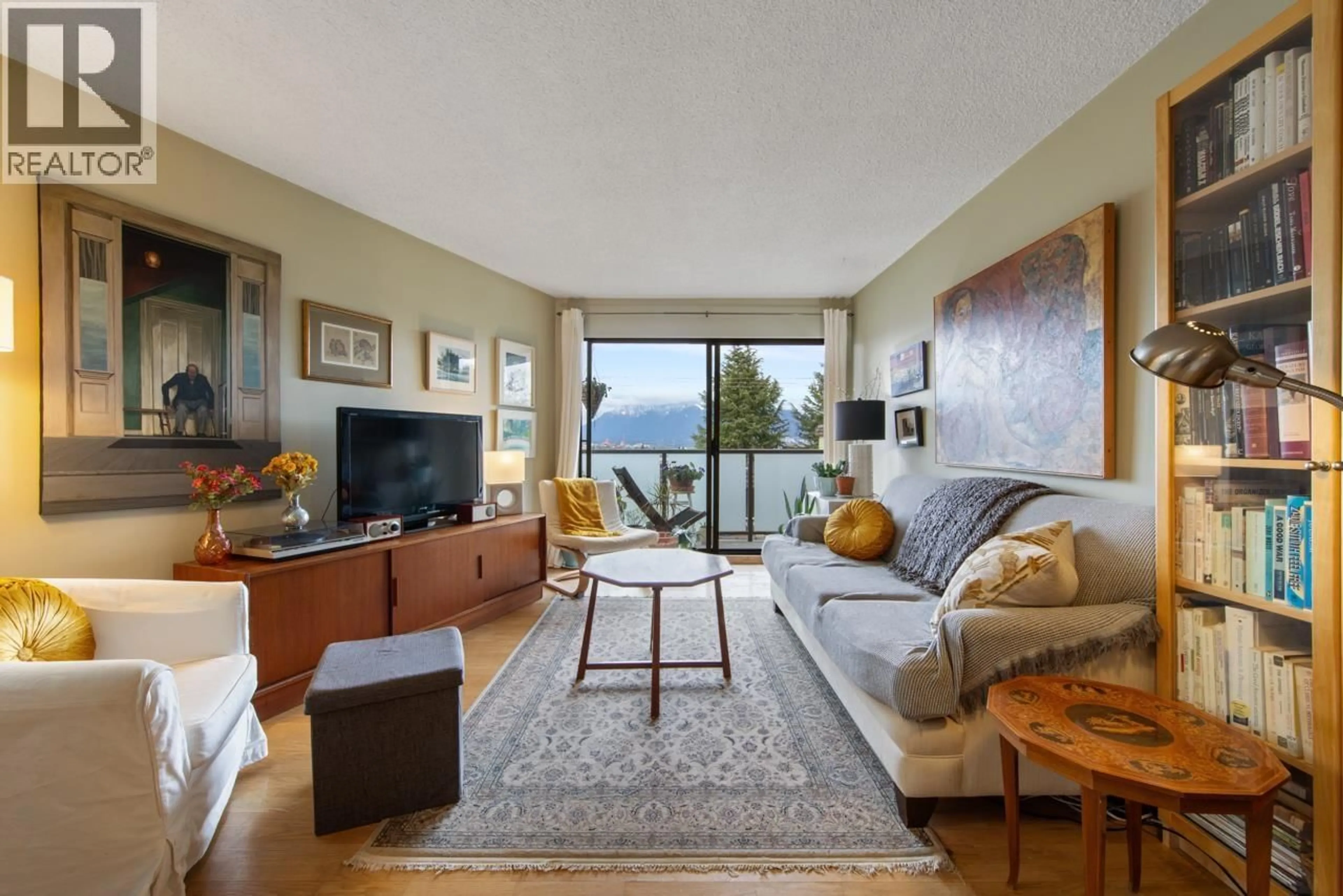 Living room with furniture, unknown for 314 - 665 6TH AVENUE, Vancouver British Columbia V5T4J3
