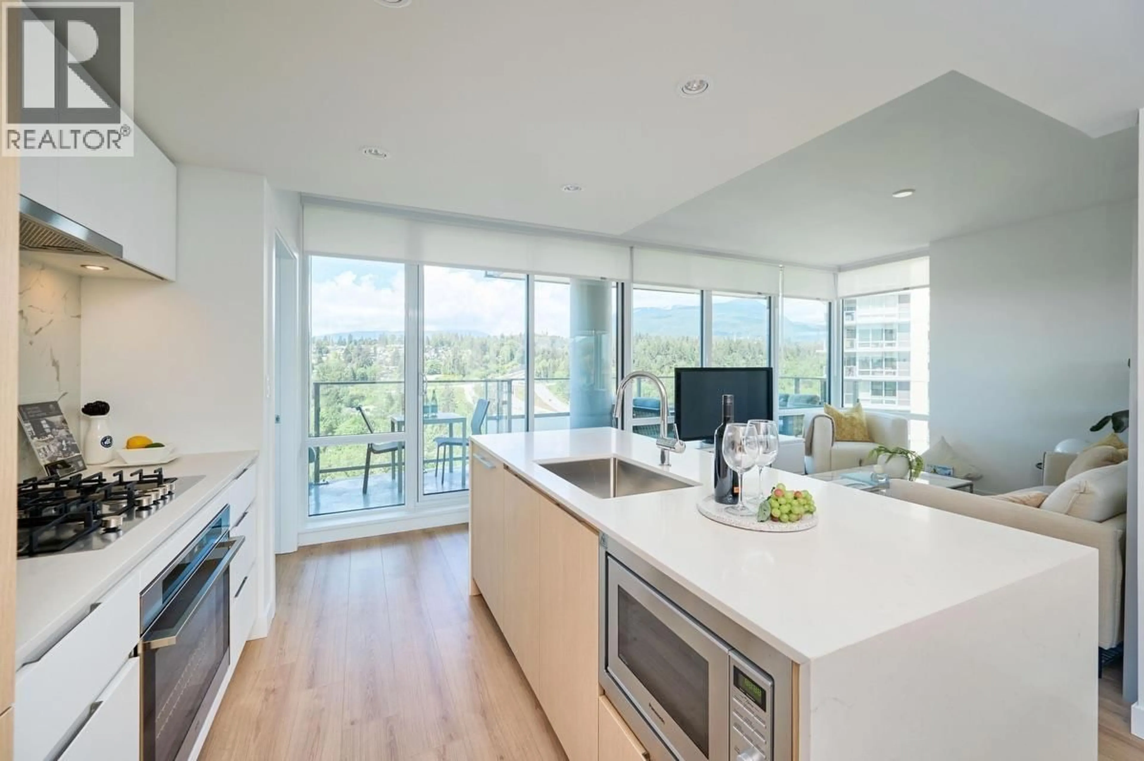 Open concept kitchen, unknown for 1701 - 1500 FERN STREET, North Vancouver British Columbia V7J0E6