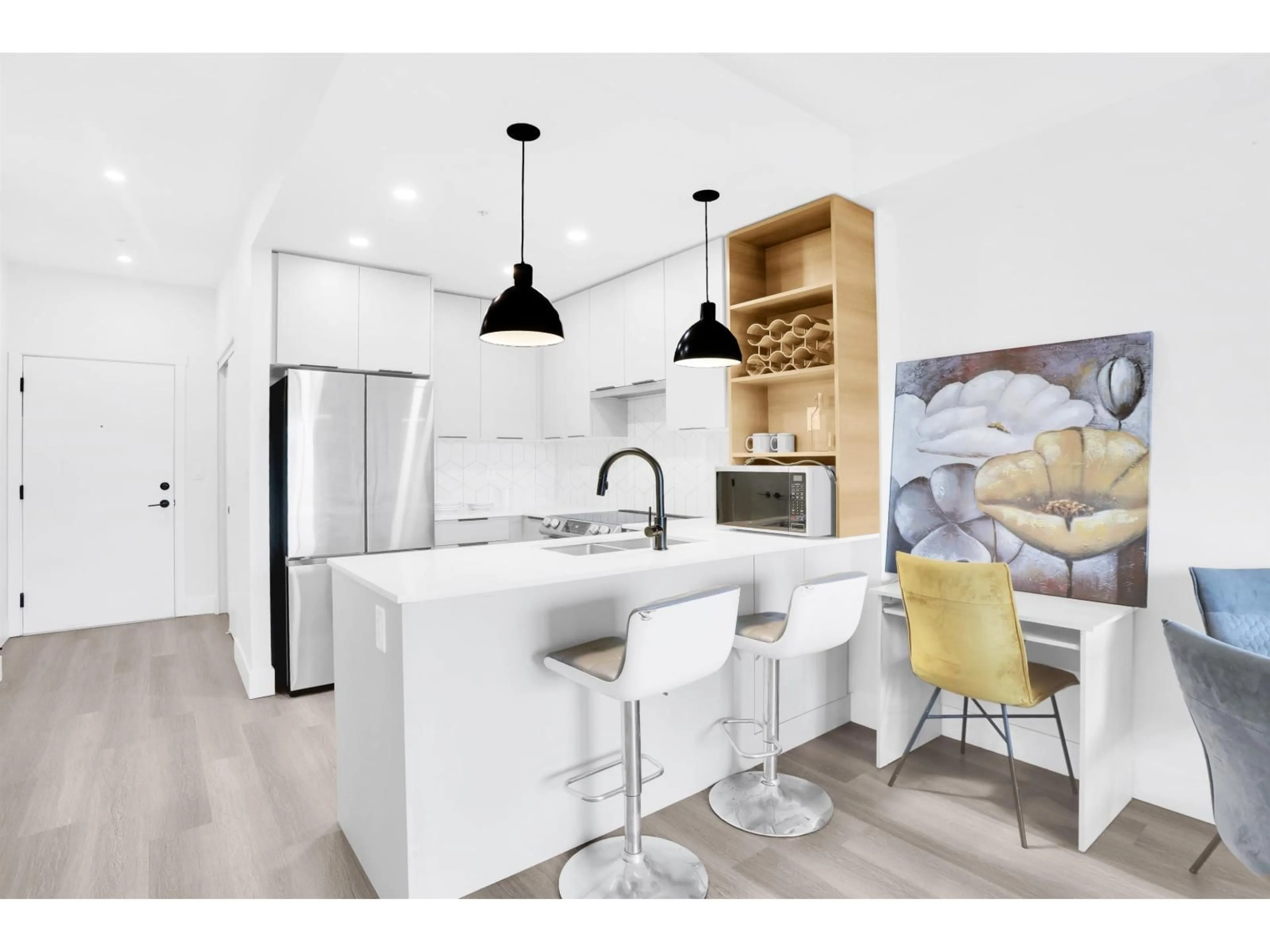 Open concept kitchen, unknown for 611 - 10778 138, Surrey British Columbia V3T4K8