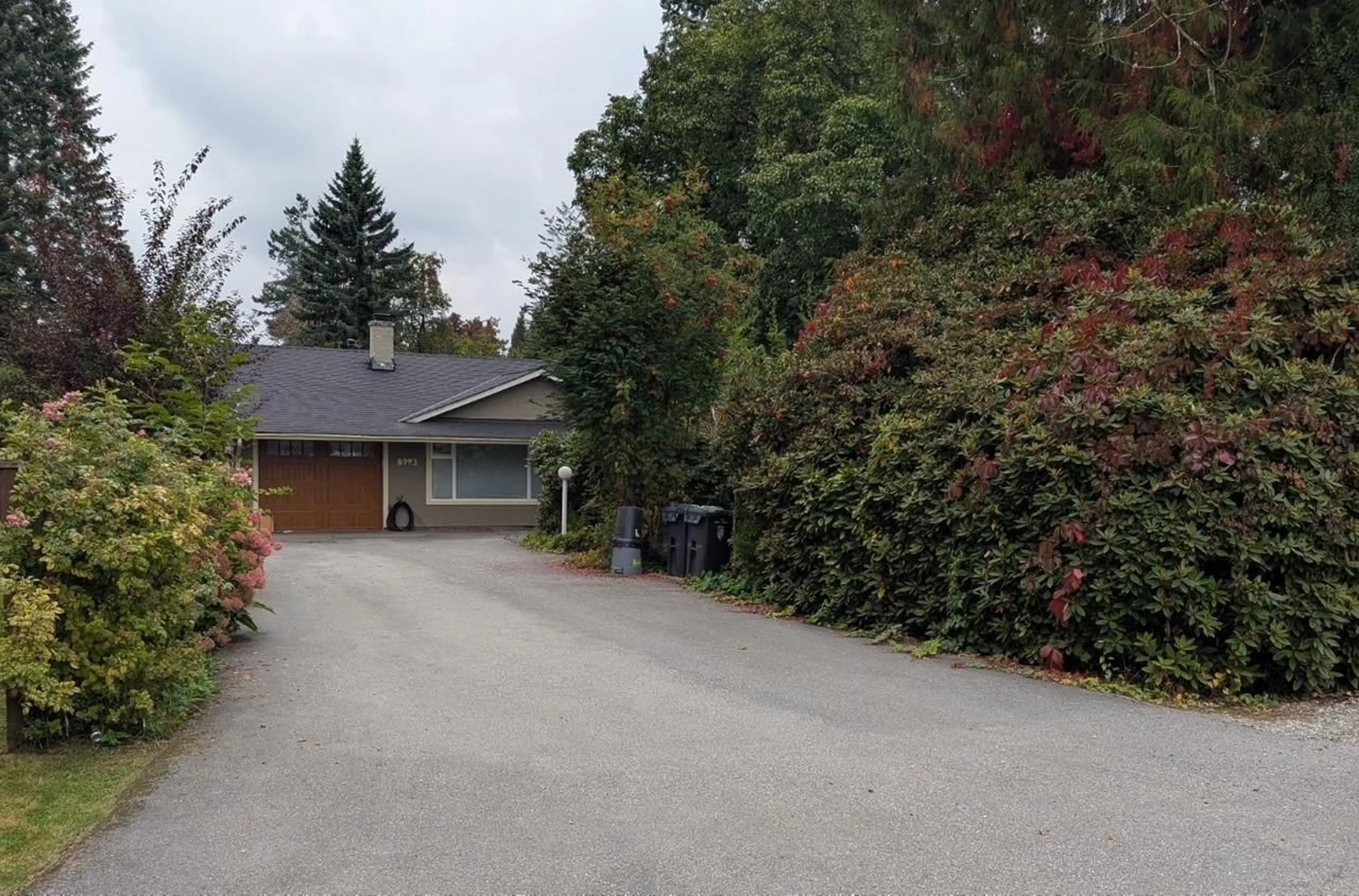 A pic from outside/outdoor area/front of a property/back of a property/a pic from drone, street for 8993 NASH, Langley British Columbia V1M2S3