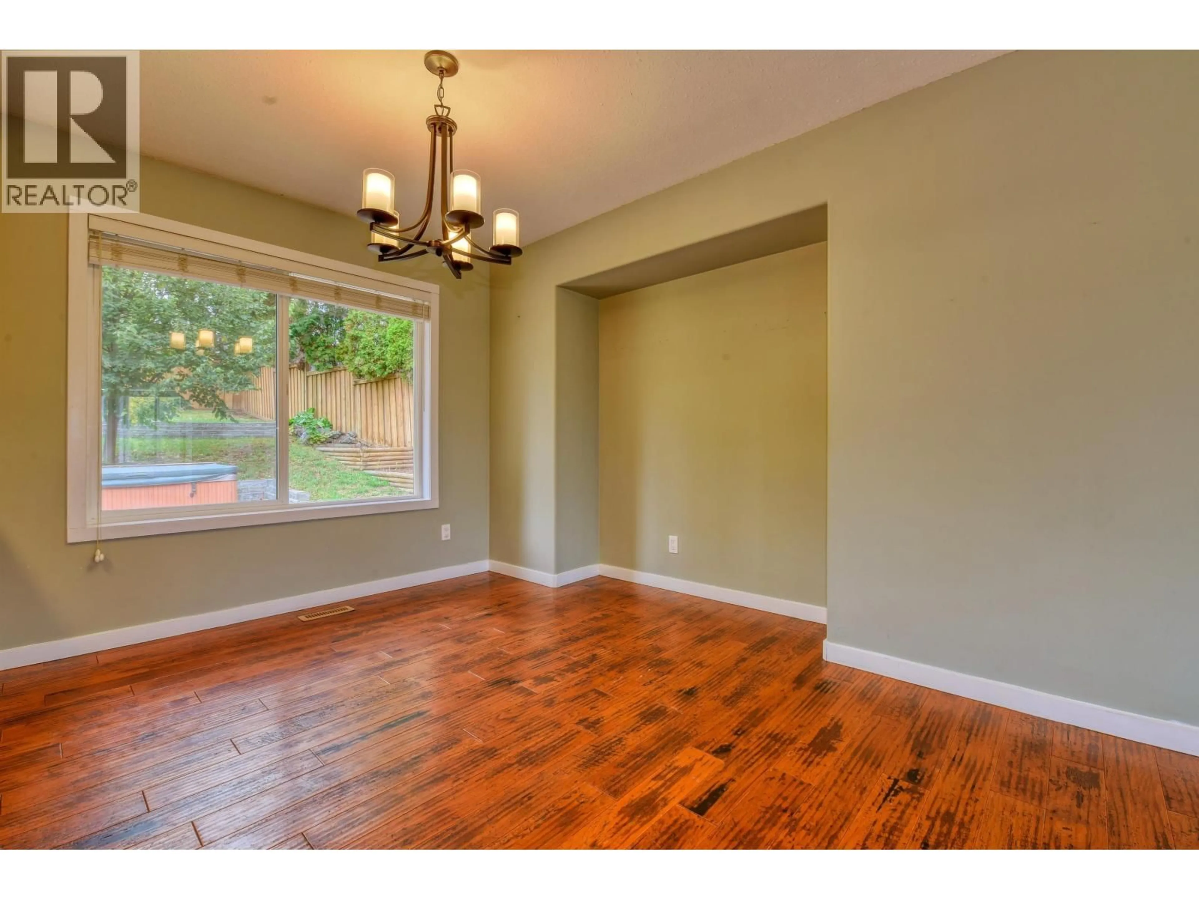 Dining room, wood/laminate floor for 123 WESTRIDGE DRIVE, Williams Lake British Columbia V2G5K4
