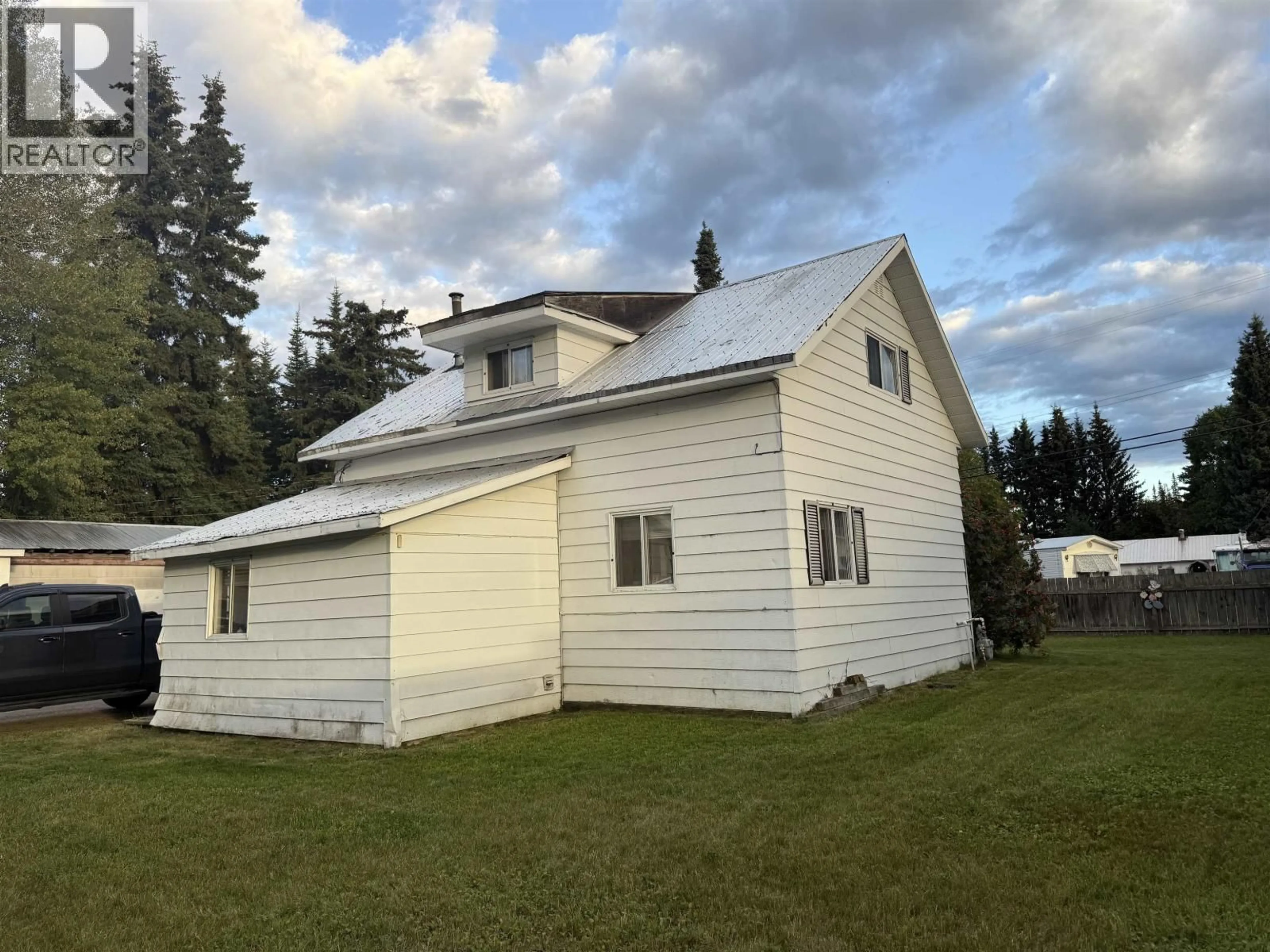 A pic from outside/outdoor area/front of a property/back of a property/a pic from drone, building for 3098 AUSTIN ROAD, Prince George British Columbia V2K2K7