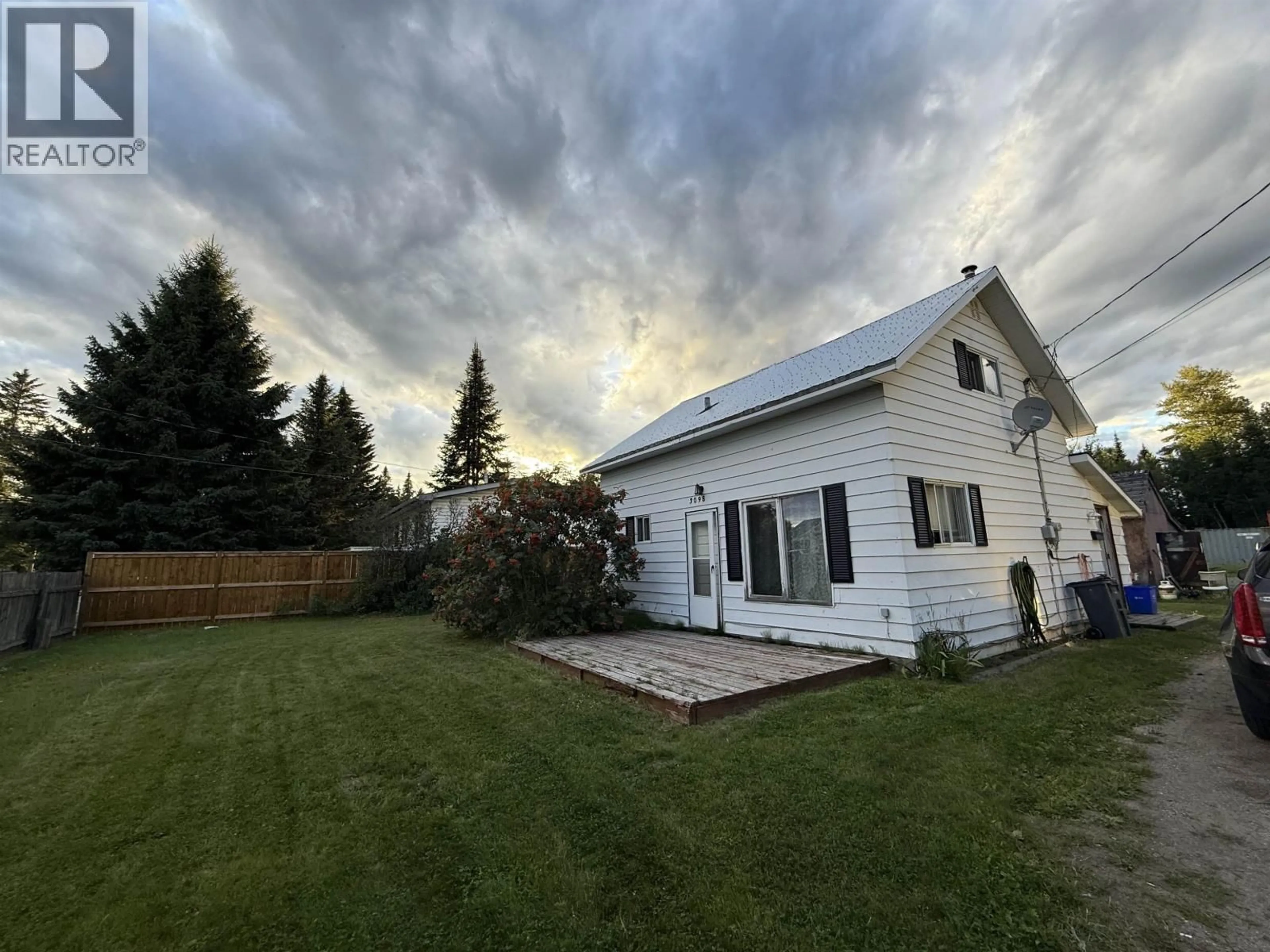 A pic from outside/outdoor area/front of a property/back of a property/a pic from drone, unknown for 3098 AUSTIN ROAD, Prince George British Columbia V2K2K7