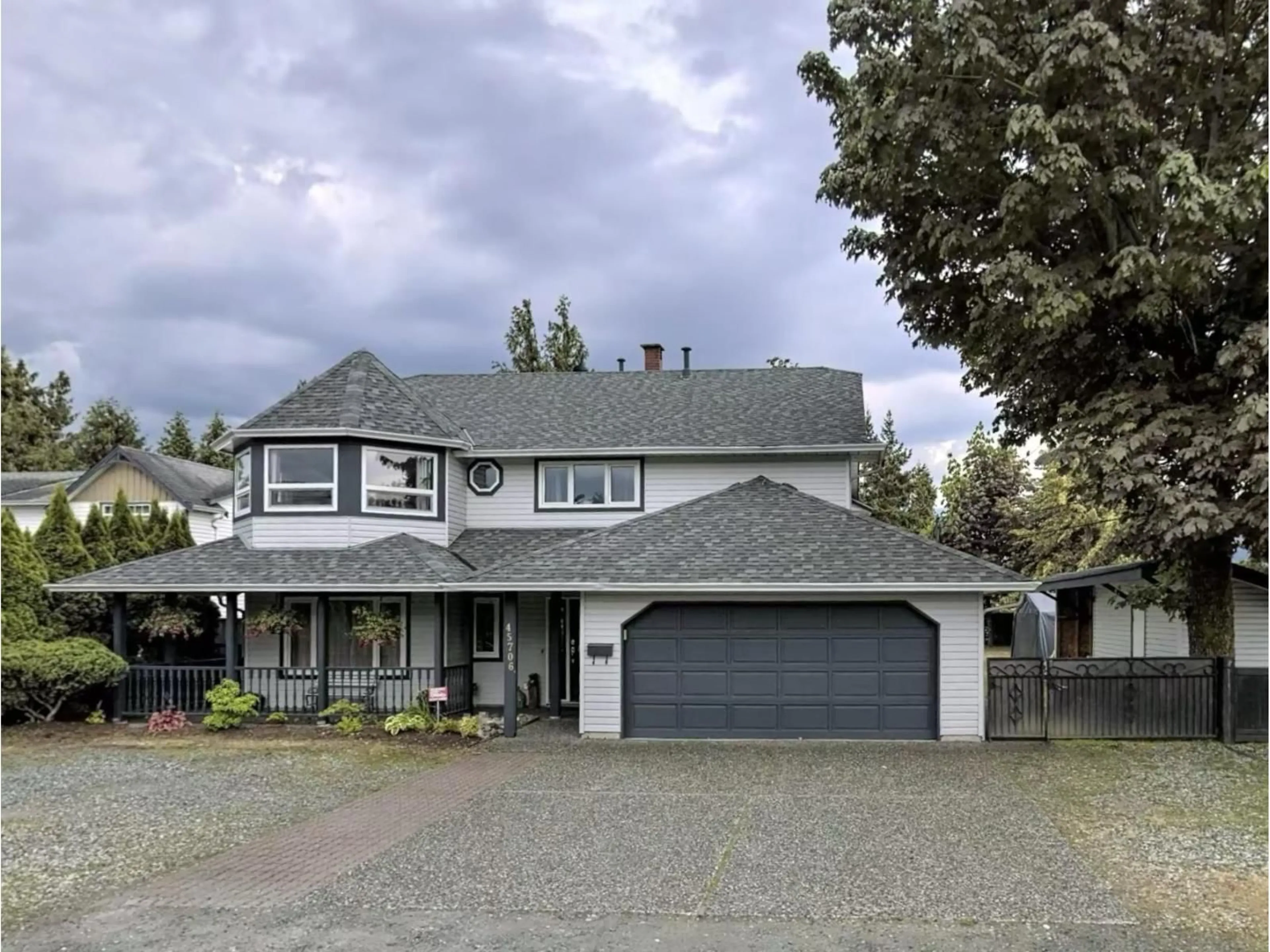 Home with vinyl exterior material, street for 45706 STEVENSON ROAD, Chilliwack British Columbia V2R1C9