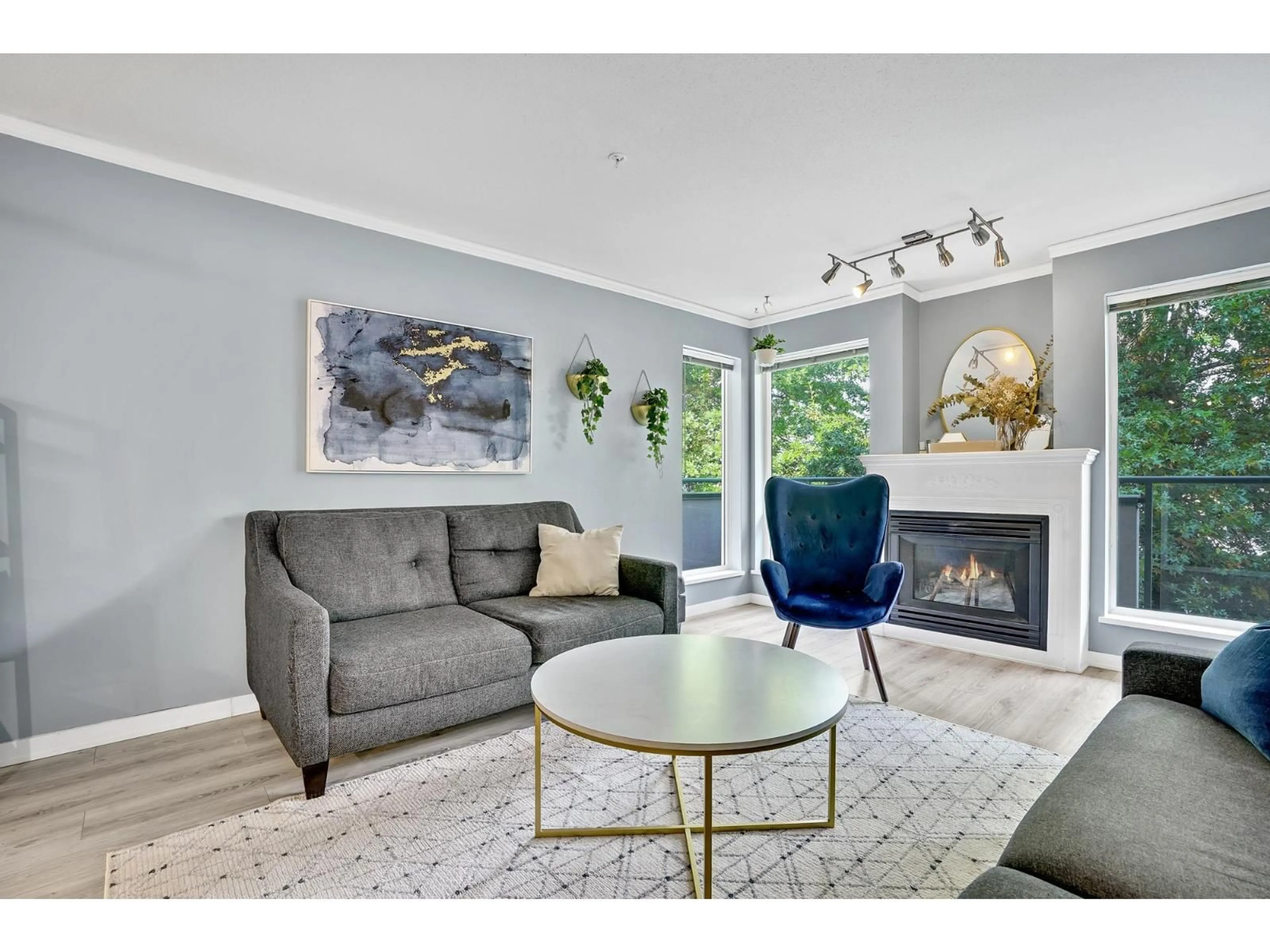 Living room with furniture, unknown for 210 - 33738 KING, Abbotsford British Columbia V2S8J5