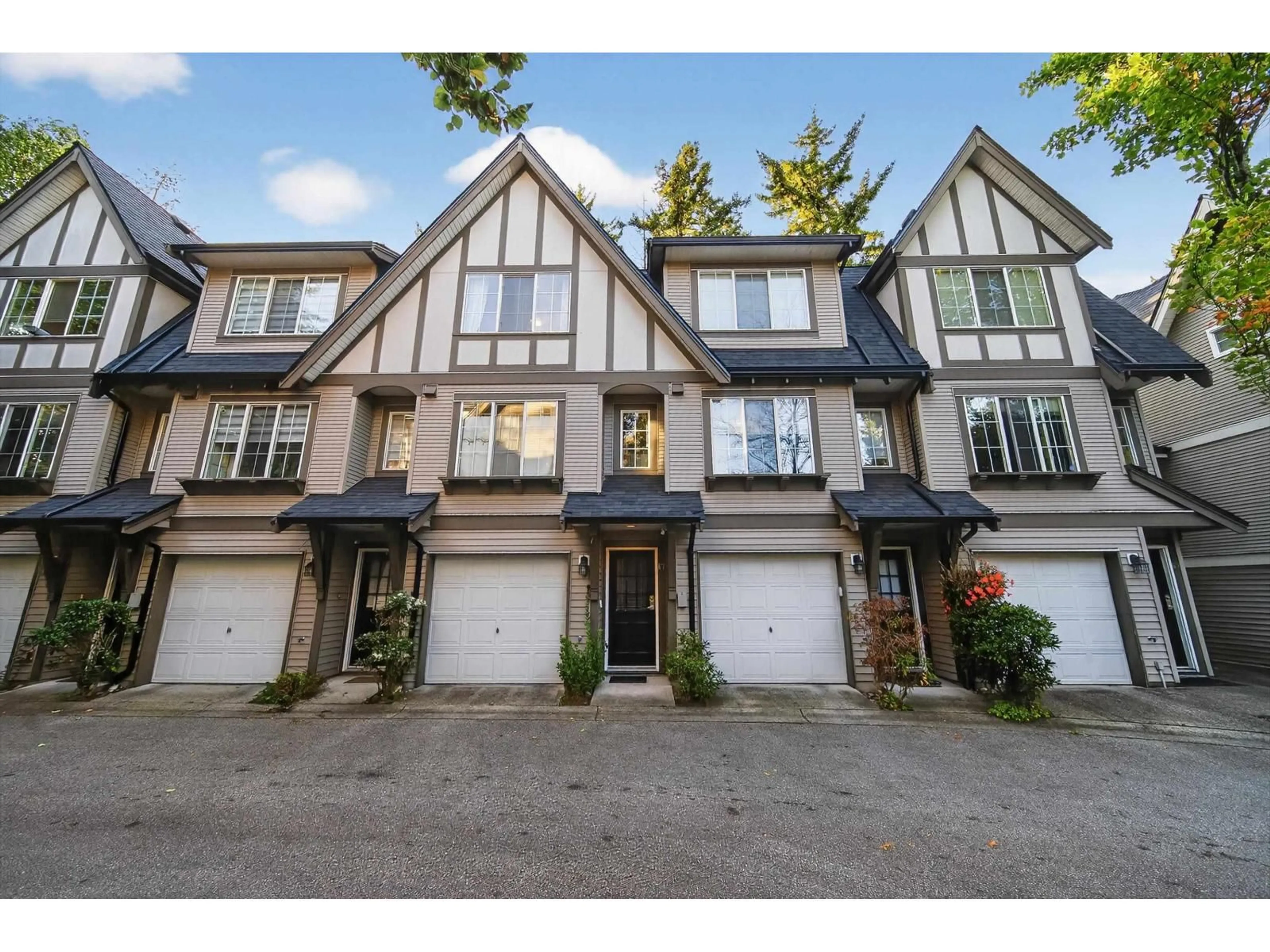 A pic from outside/outdoor area/front of a property/back of a property/a pic from drone, street for 67 - 12778 66, Surrey British Columbia V3W1K9