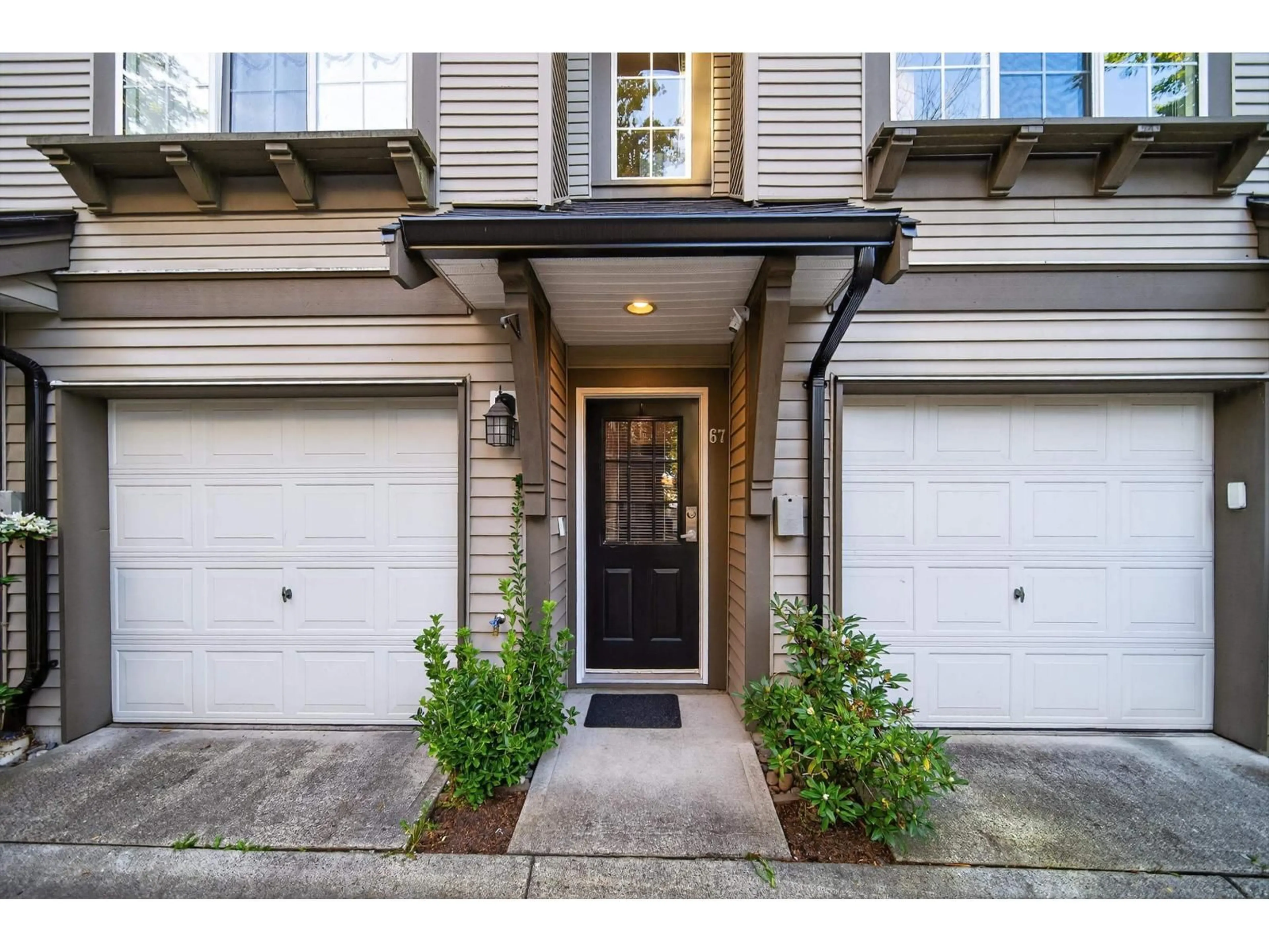 Indoor entryway for 67 - 12778 66, Surrey British Columbia V3W1K9
