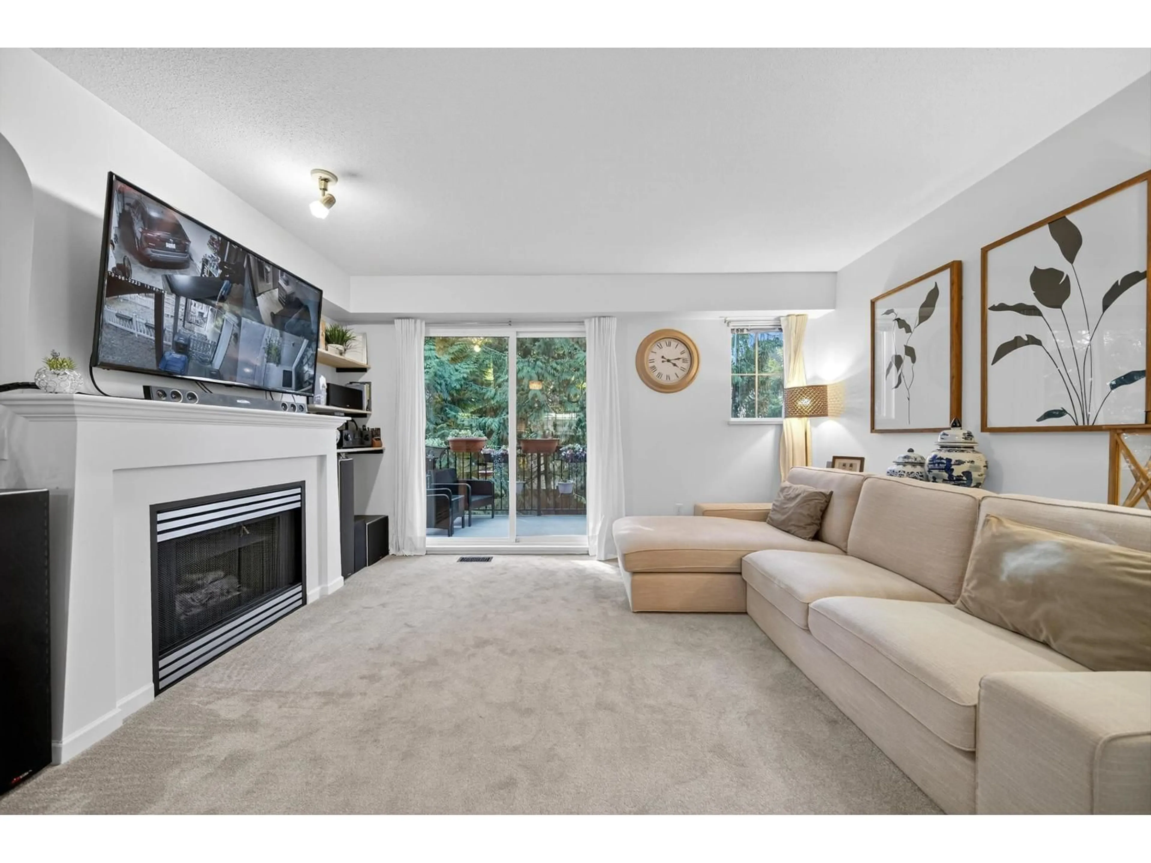 Living room with furniture, unknown for 67 - 12778 66, Surrey British Columbia V3W1K9