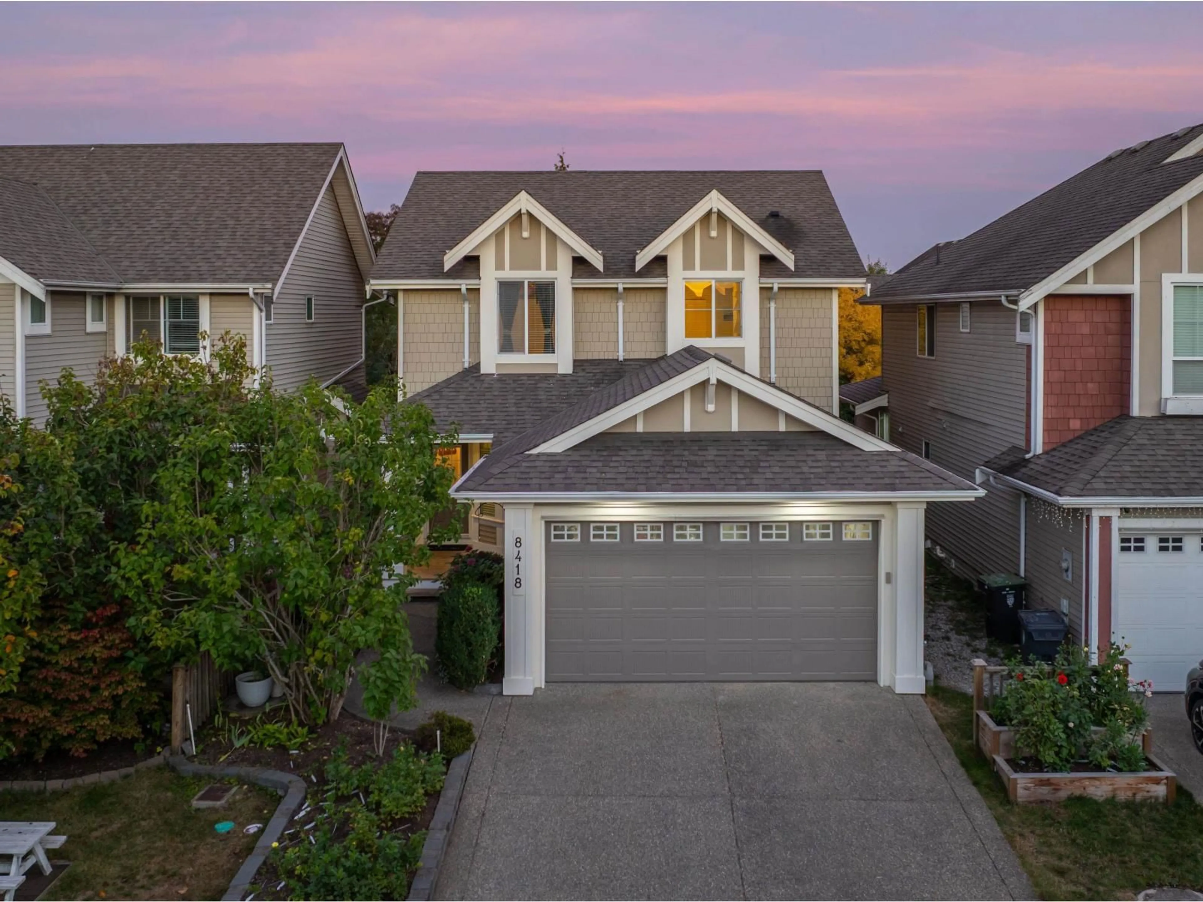 A pic from outside/outdoor area/front of a property/back of a property/a pic from drone, street for 8418 209, Langley British Columbia V2Y0A3