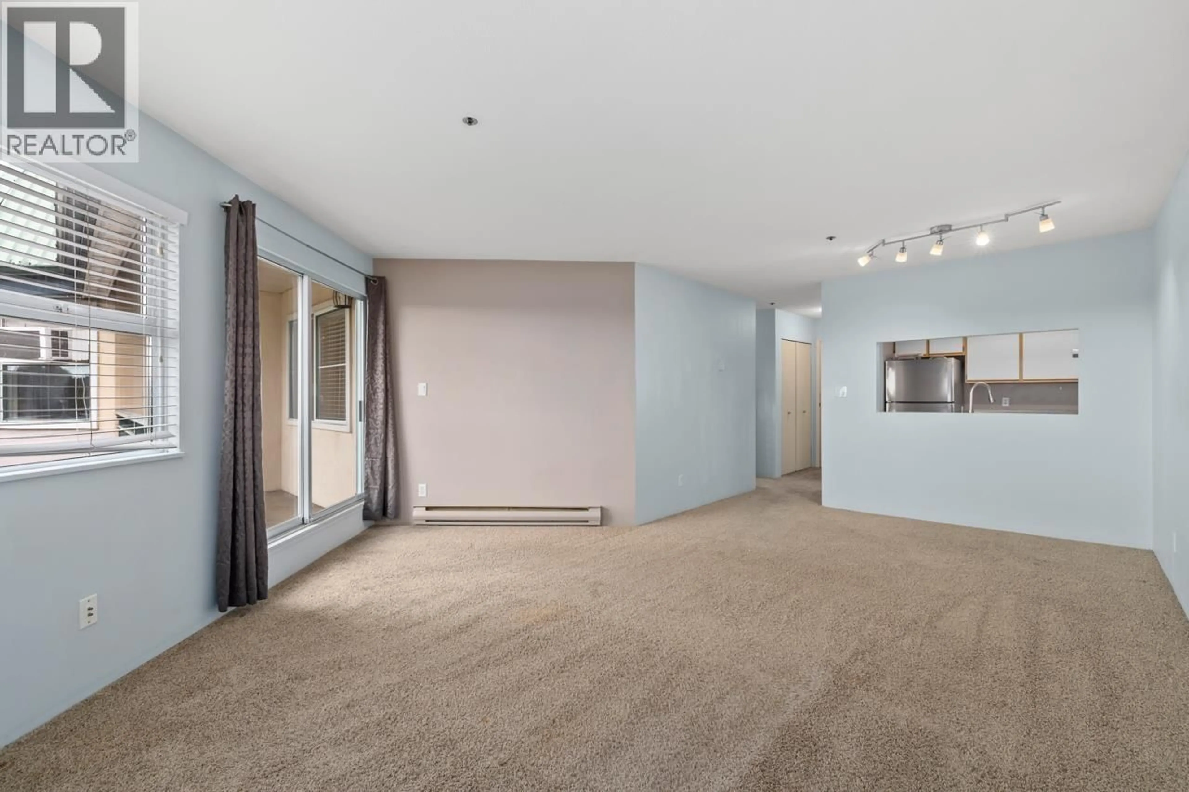 A pic of a room for 304 - 918 RODERICK AVENUE, Coquitlam British Columbia V3K1R1