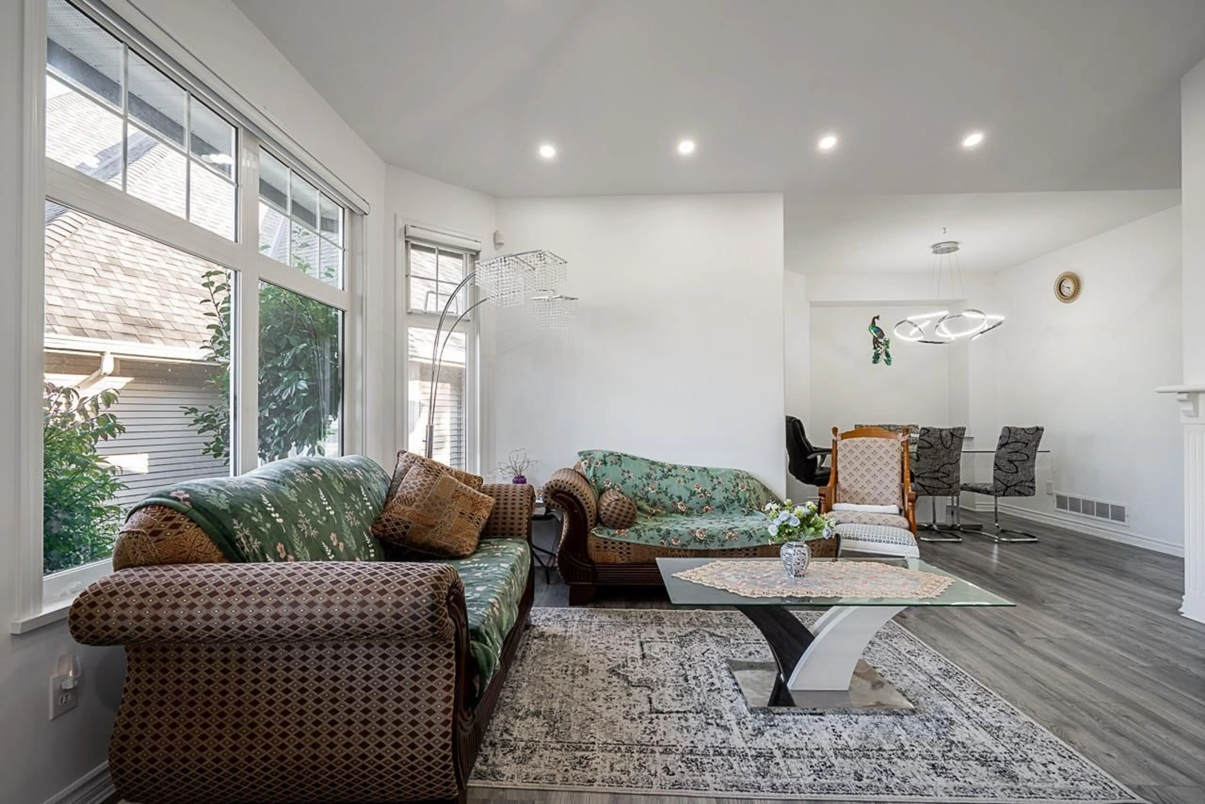 Living room with furniture, unknown for 14616 75A, Surrey British Columbia V3S8Y5