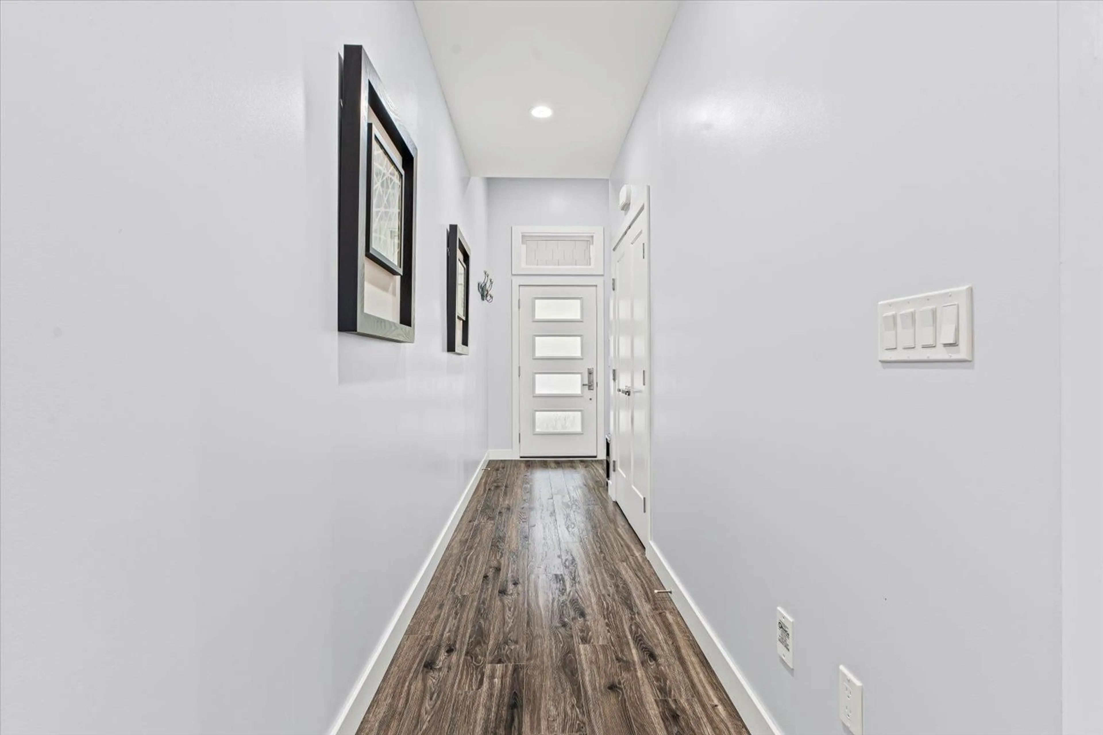 Indoor entryway for 38 - 46110 THOMAS ROAD, Chilliwack British Columbia V2R1A1