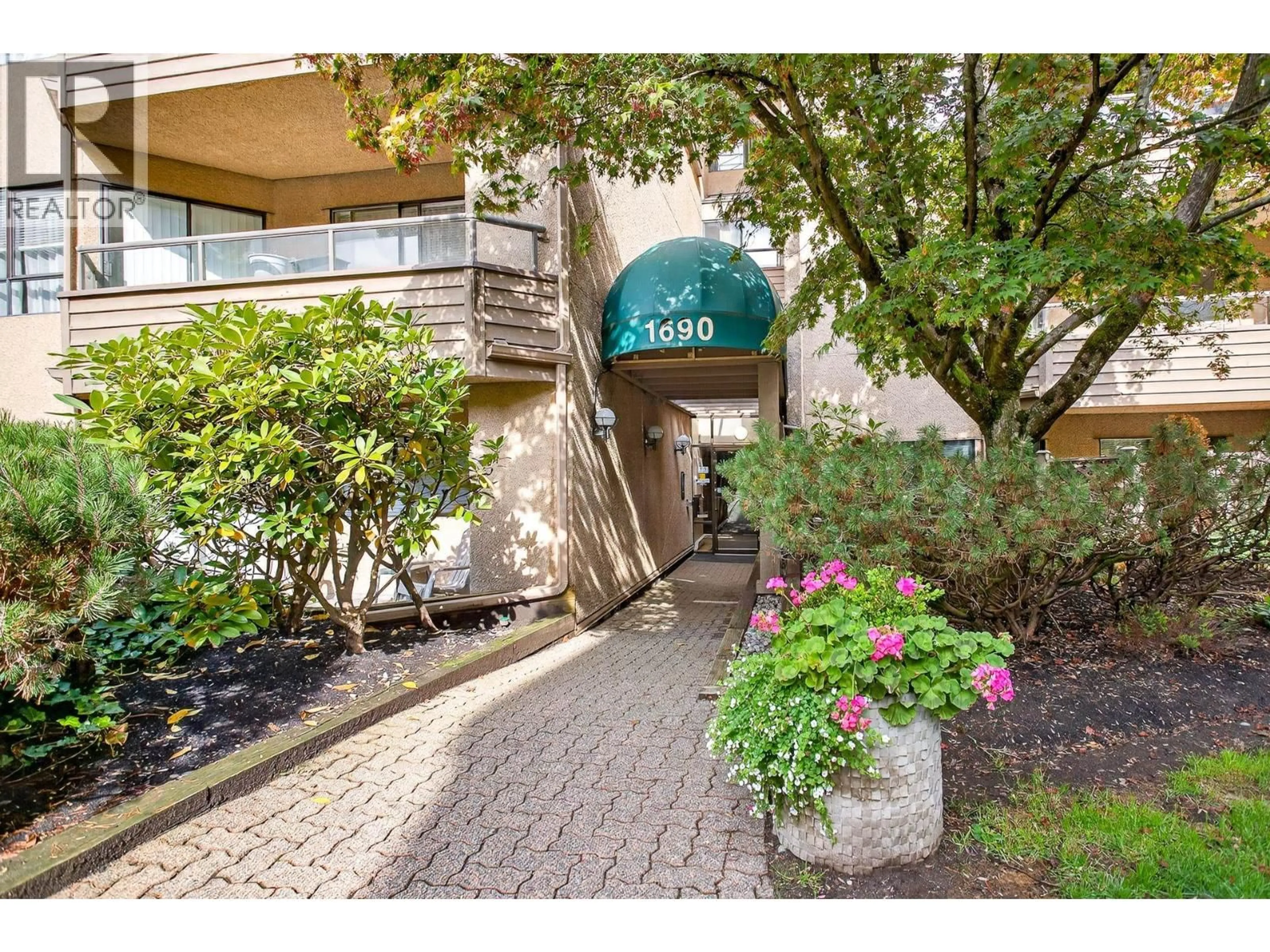 Unknown for 308 - 1690 AUGUSTA AVENUE, Burnaby British Columbia V5A2V6