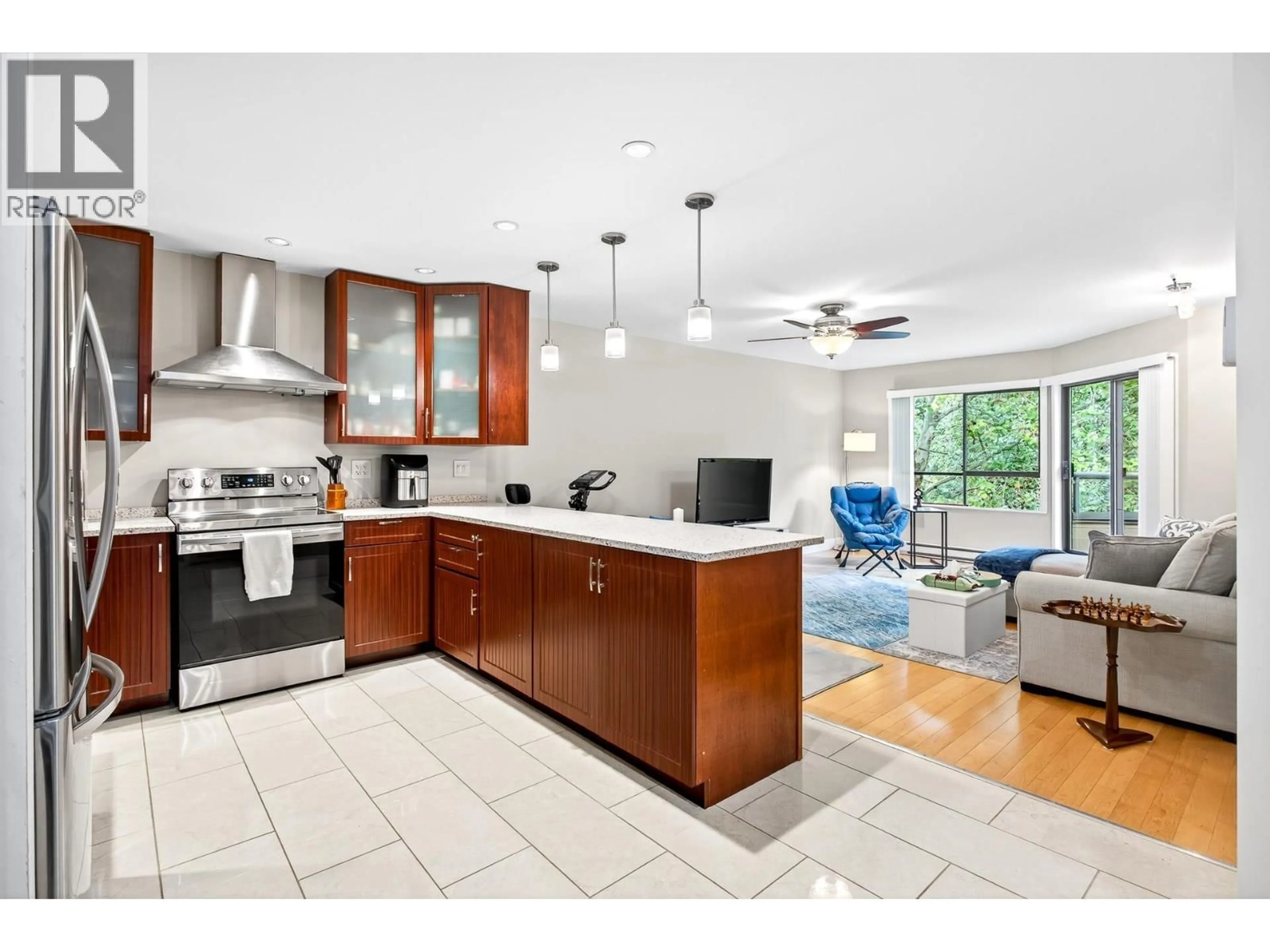 Open concept kitchen, ceramic/tile floor for 308 - 1690 AUGUSTA AVENUE, Burnaby British Columbia V5A2V6