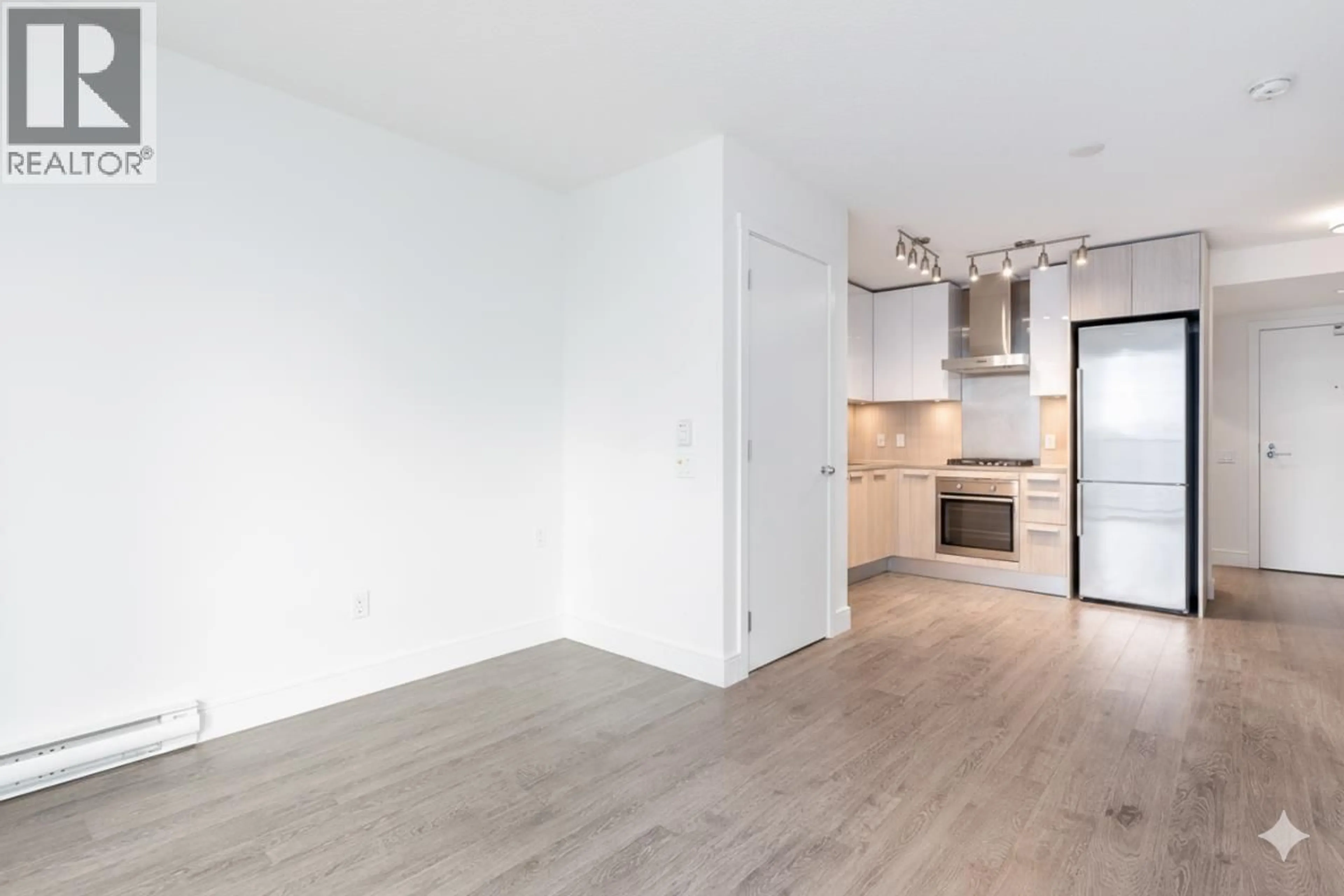 A pic of a room for 1208 - 3007 GLEN DRIVE, Coquitlam British Columbia V3B0L8