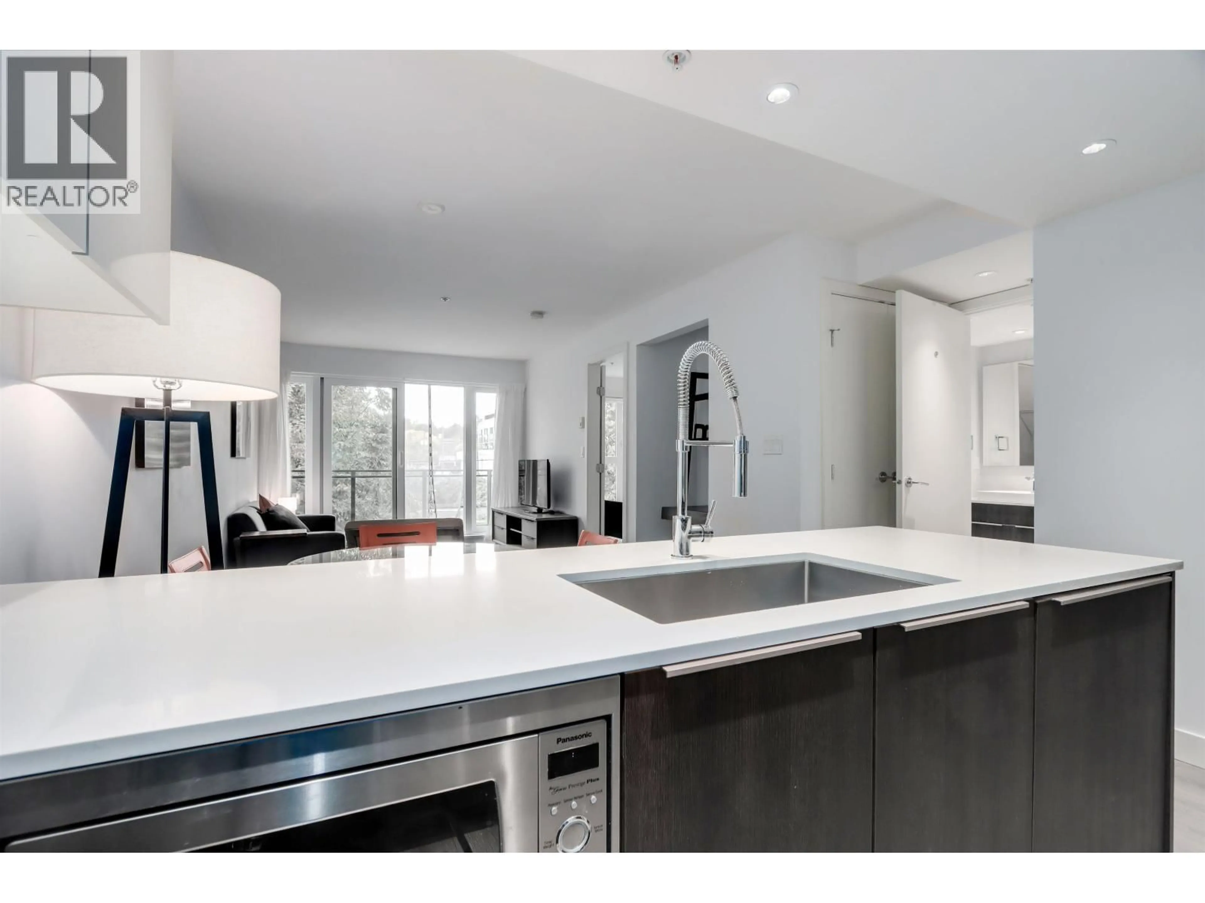 Open concept kitchen, ceramic/tile floor for 327 - 1588 HASTINGS STREET, Vancouver British Columbia V5L0B8