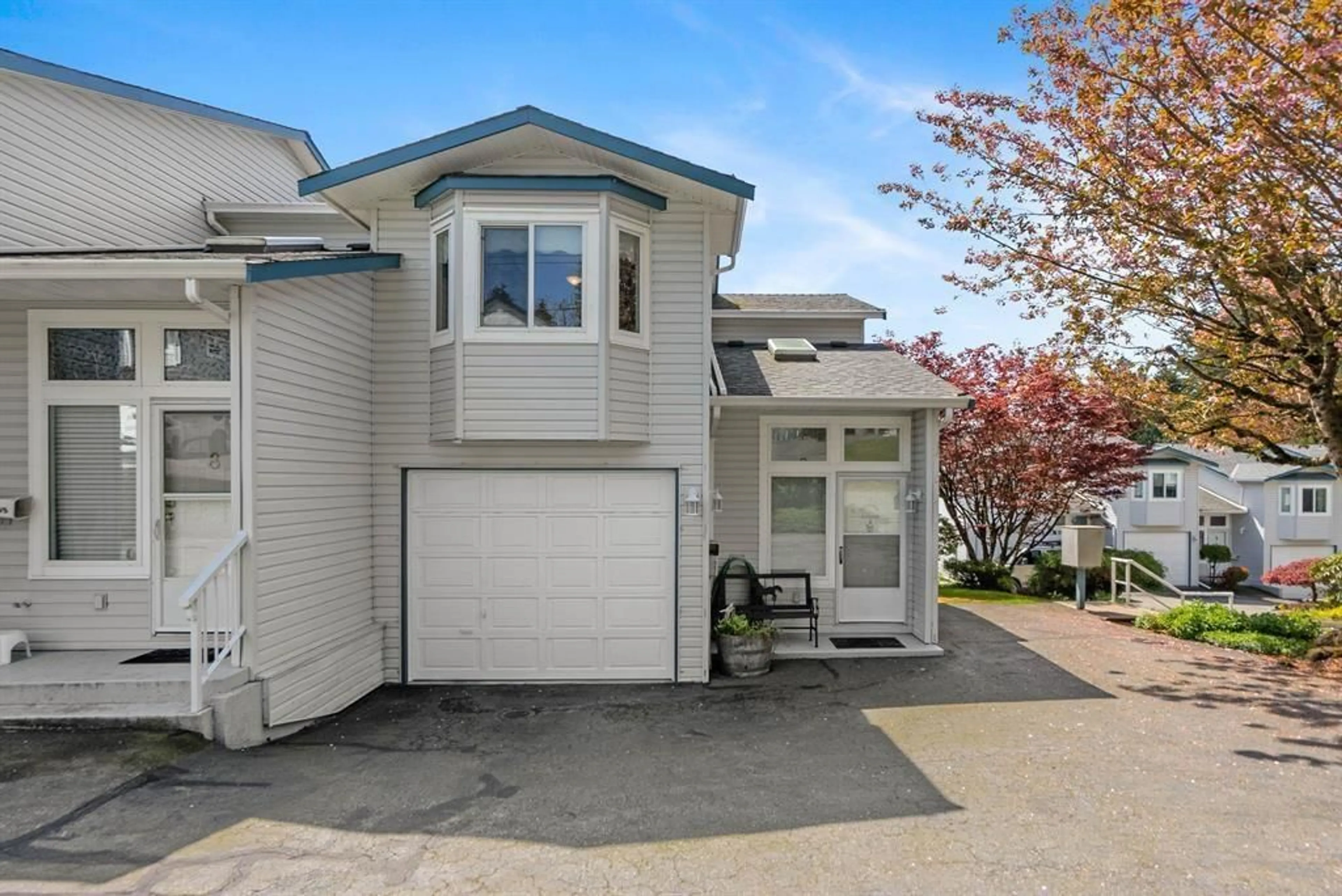 Home with vinyl exterior material, street for 7 - 32752 4, Mission British Columbia V2V1R4