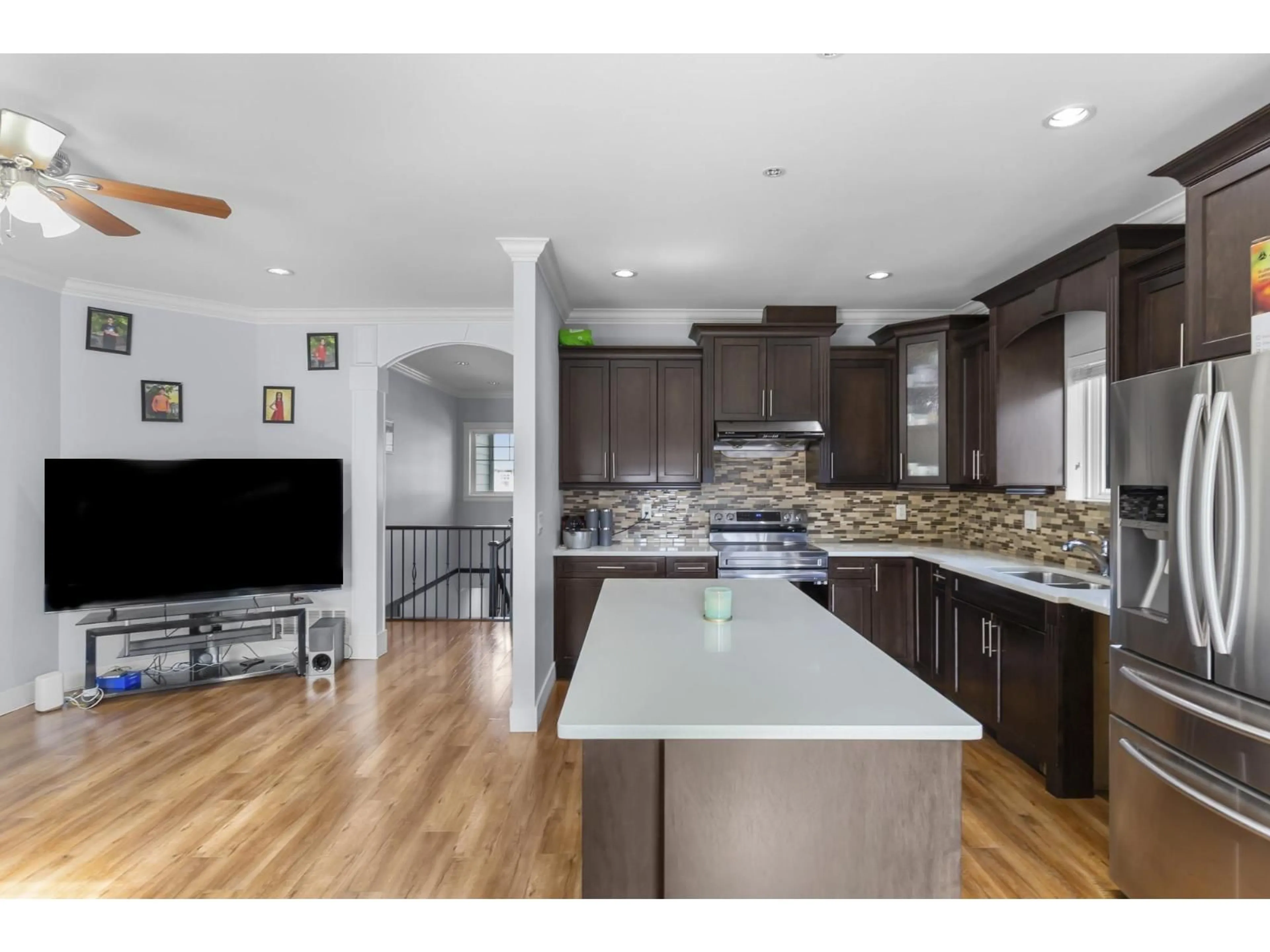 Open concept kitchen, unknown for 33008 EGGLESTONE, Mission British Columbia V2V7R7