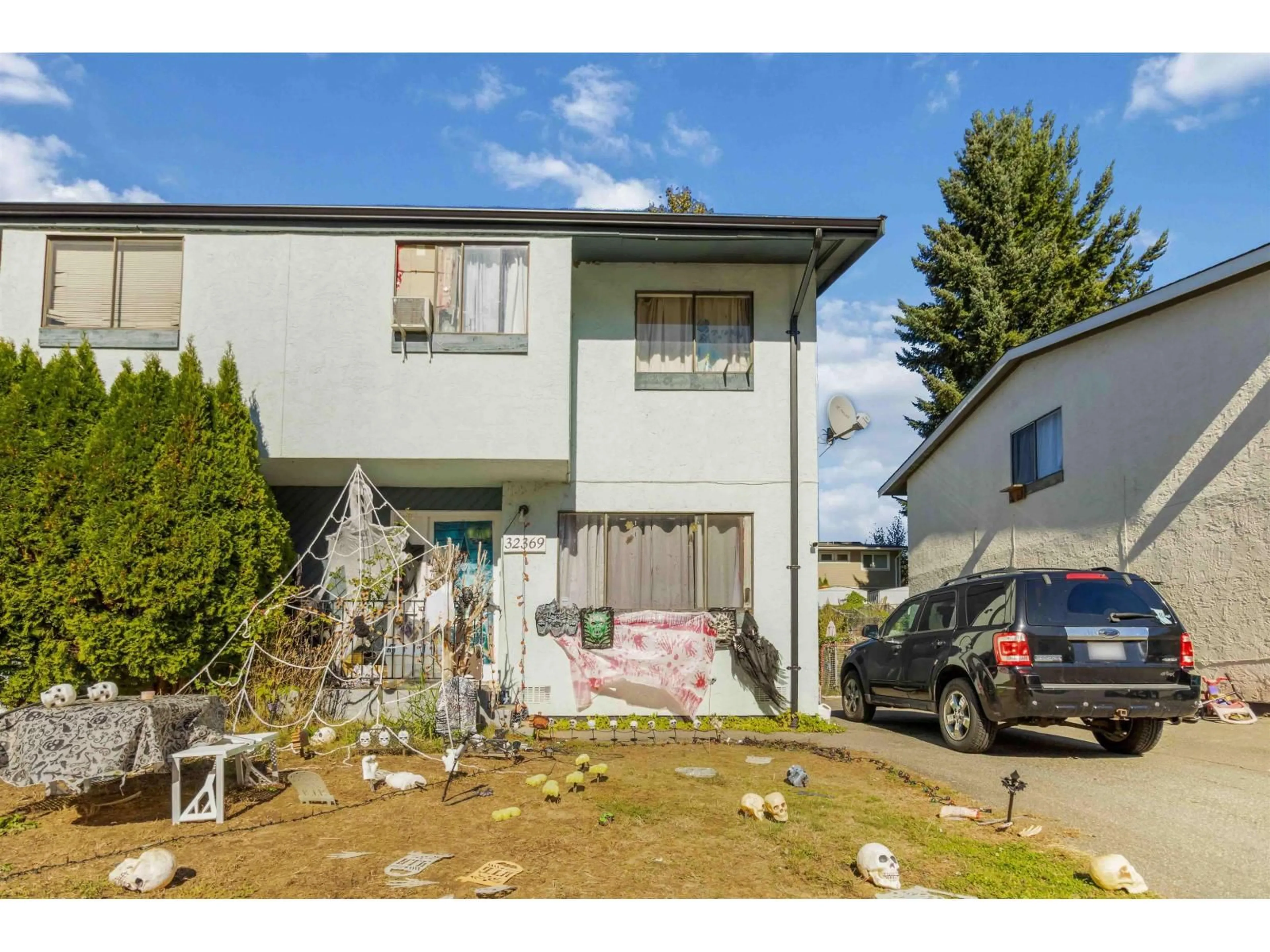 Home with vinyl exterior material, street for 32369 GREBE, Mission British Columbia V2V4Z2