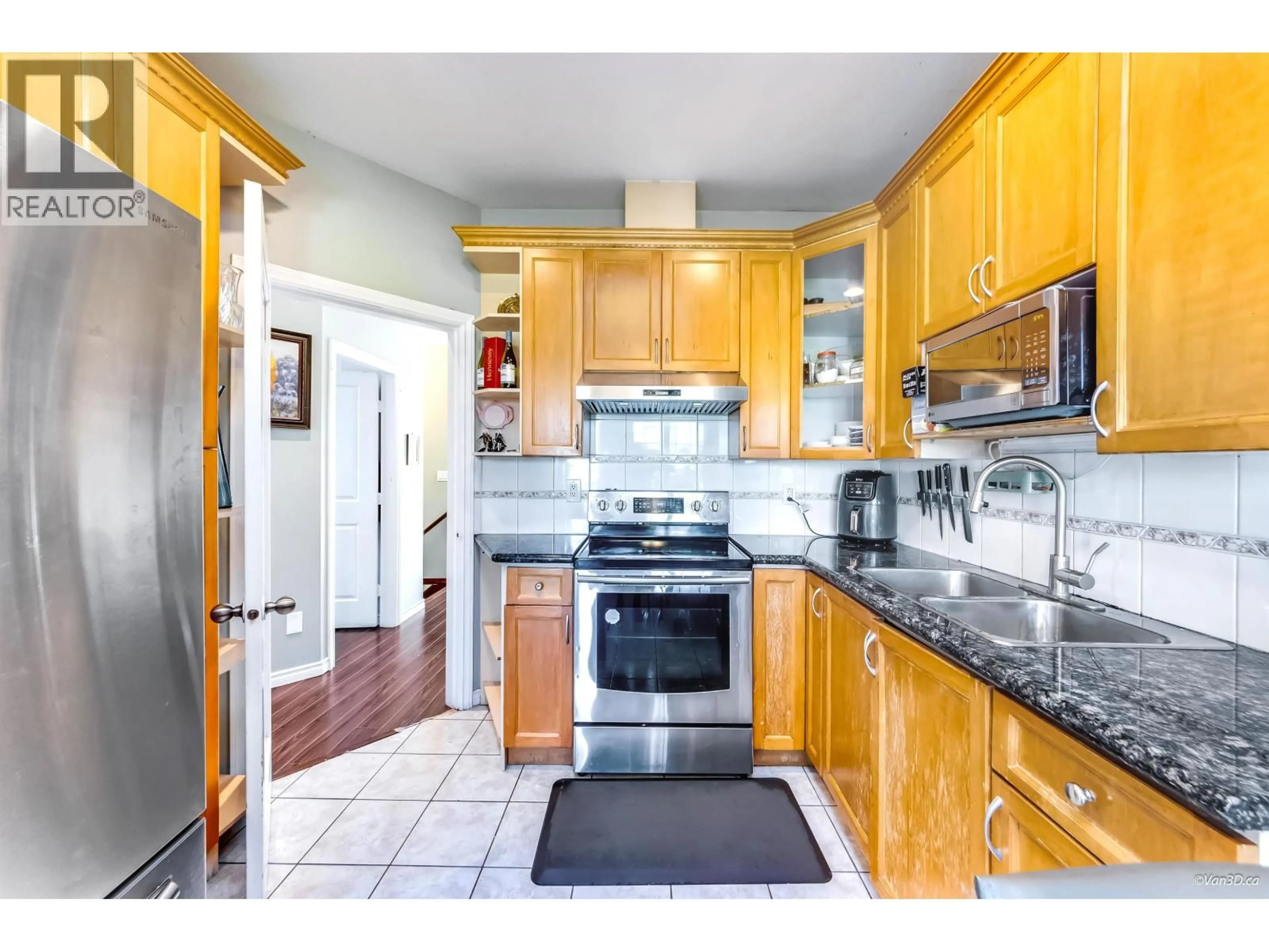 Unknown for 7778 MAIN STREET, Vancouver British Columbia V5X3K5