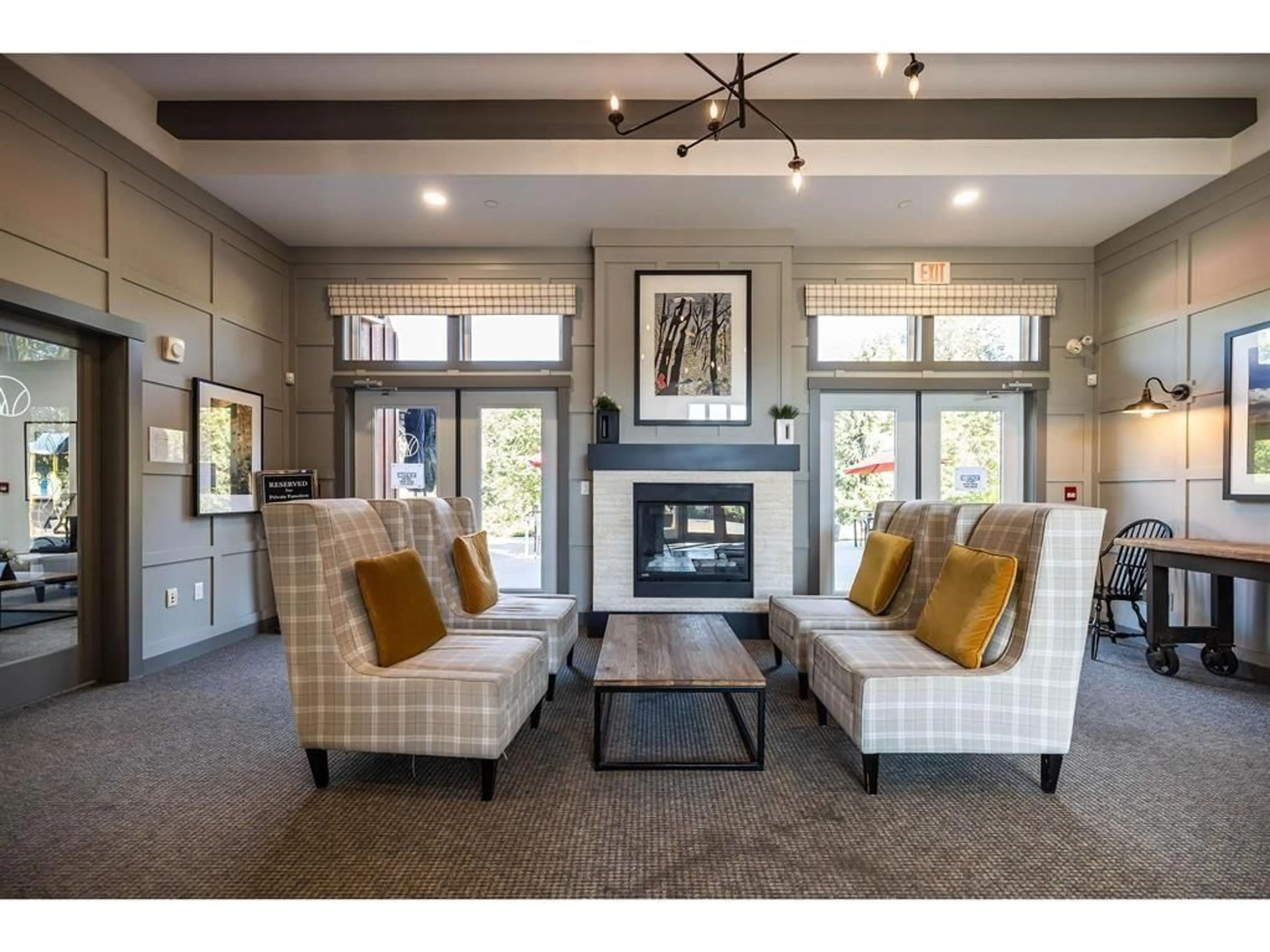 Living room with furniture, wood/laminate floor for 172 - 30930 WESTRIDGE, Abbotsford British Columbia V2T0H6