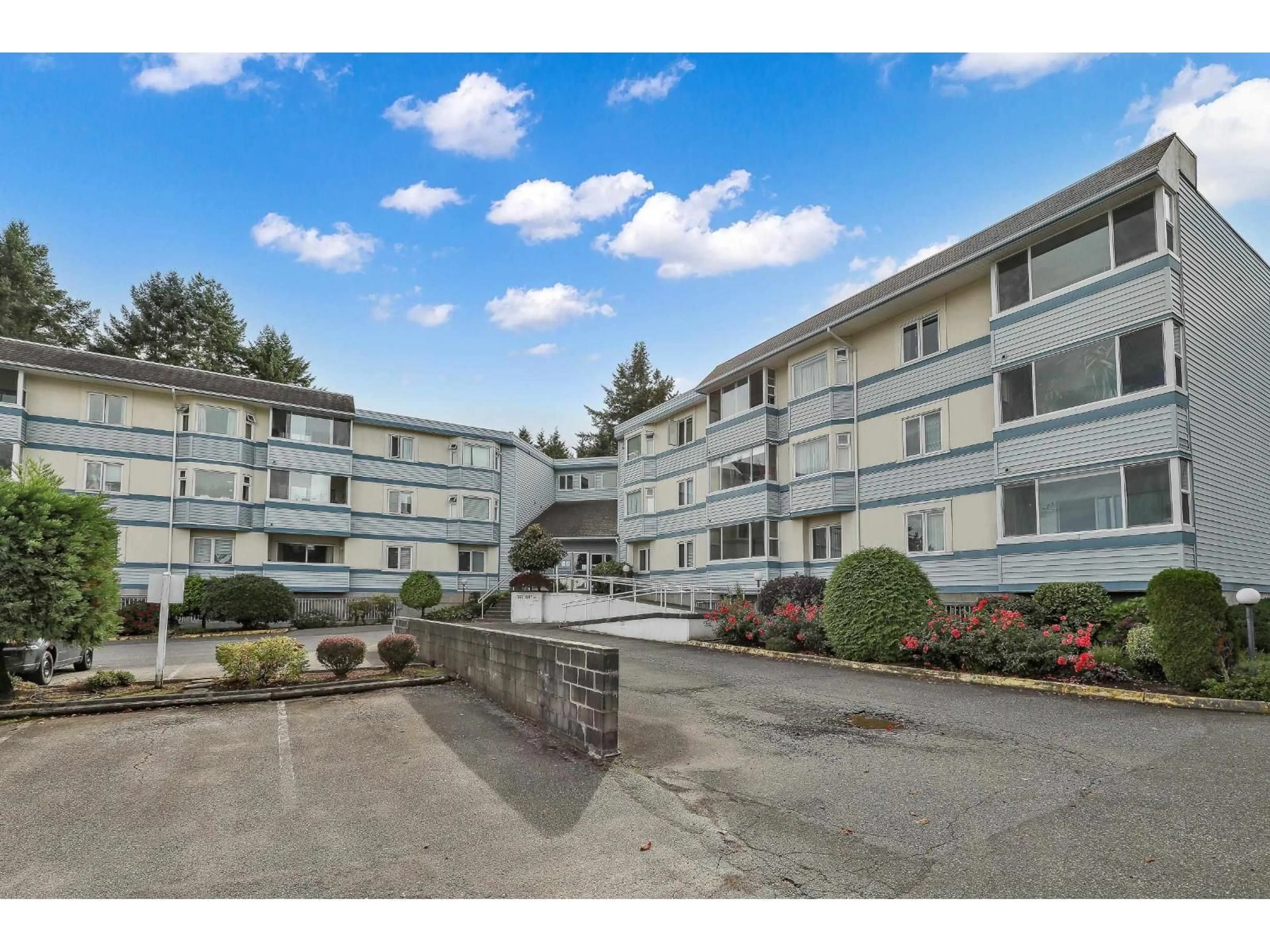 Patio, unknown for 208 - 7175 134, Surrey British Columbia V3W4T1
