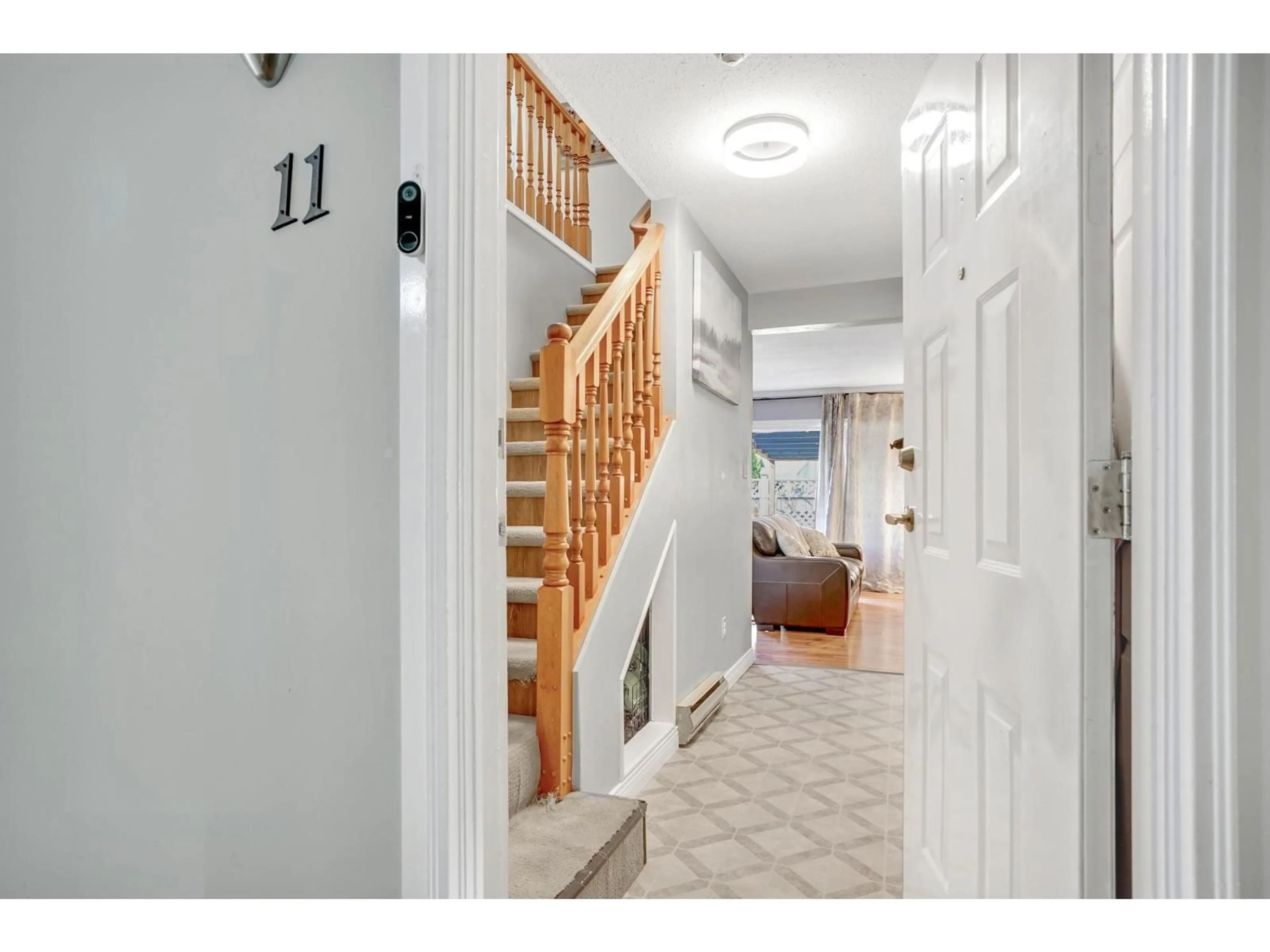 Indoor entryway for 11 - 46384 YALE ROAD, Chilliwack British Columbia V2P2R2