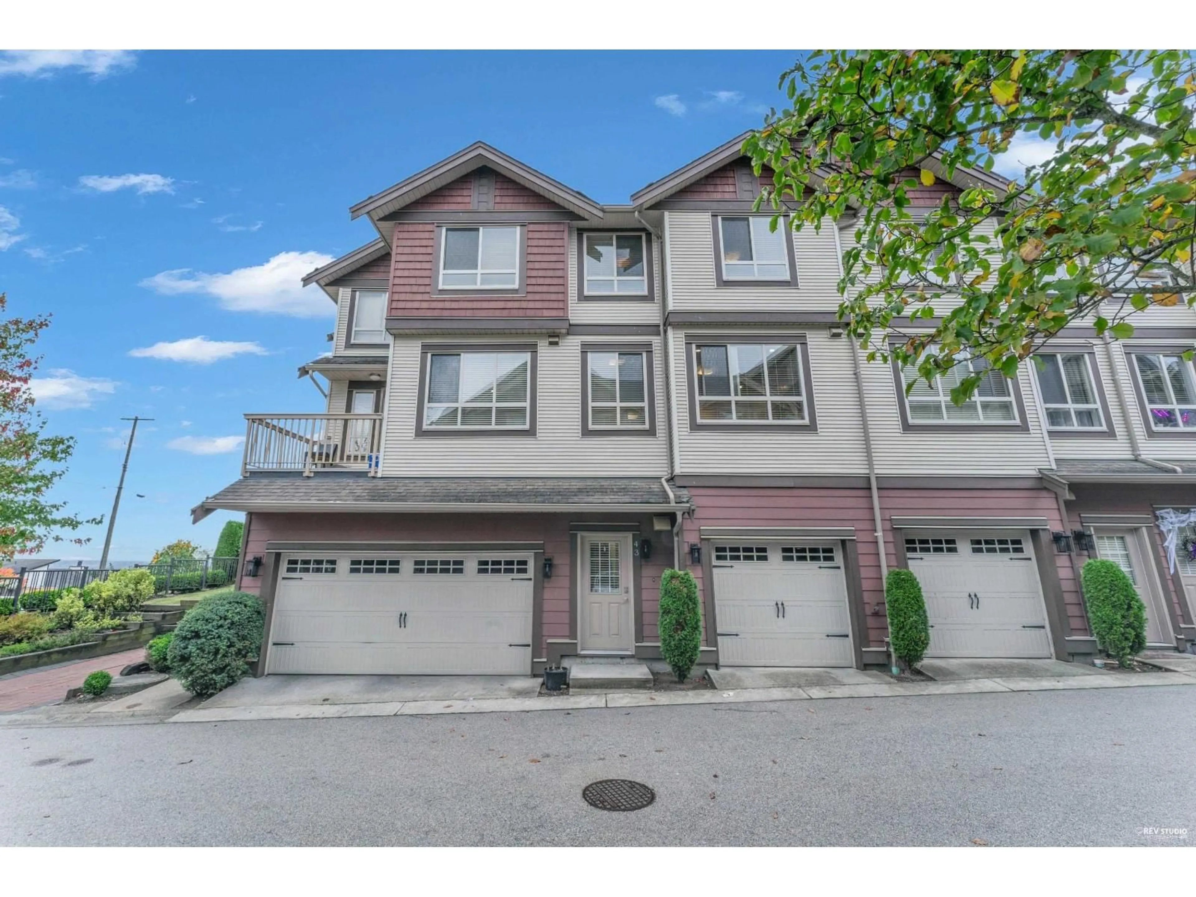 A pic from outside/outdoor area/front of a property/back of a property/a pic from drone, street for 43 - 19560 68, Surrey British Columbia V4N5Y5