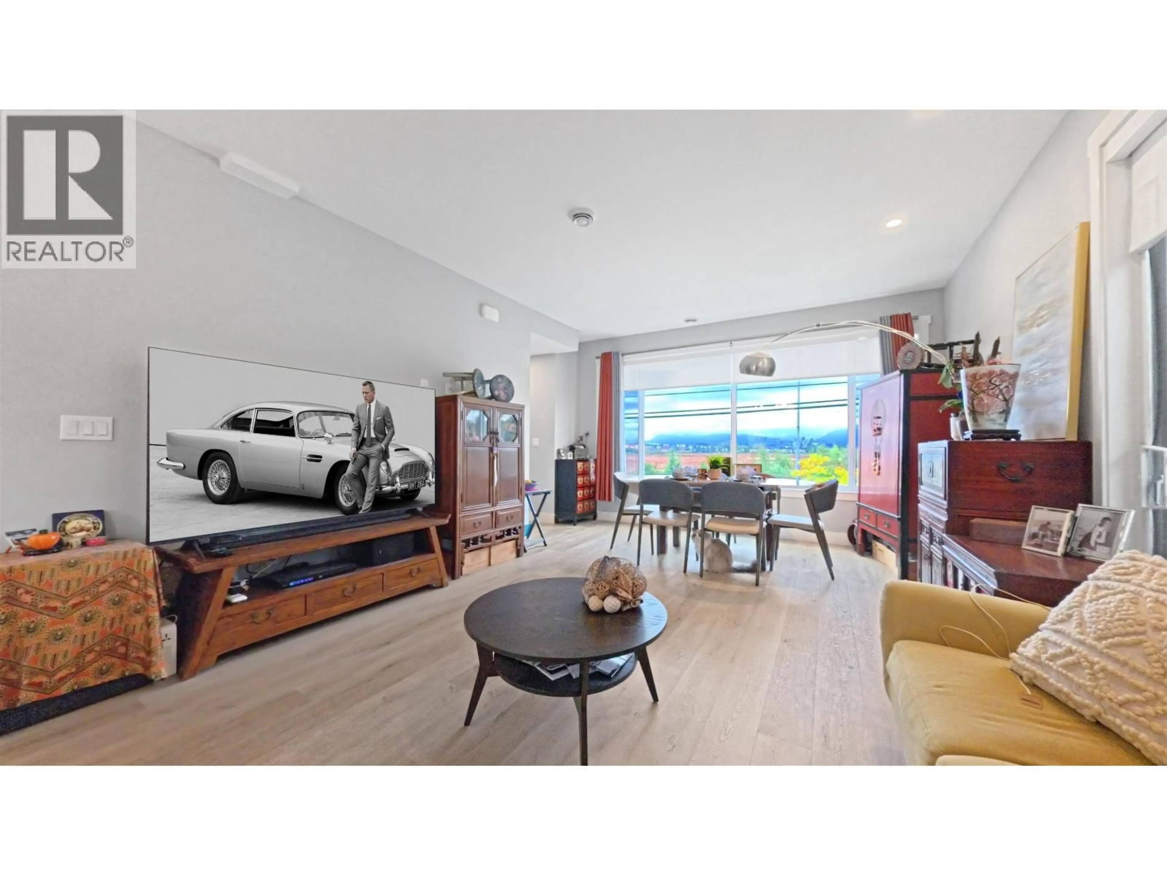 Living room with furniture, unknown for 4 - 6017 NO. 4 ROAD, Richmond British Columbia V6Y0M1