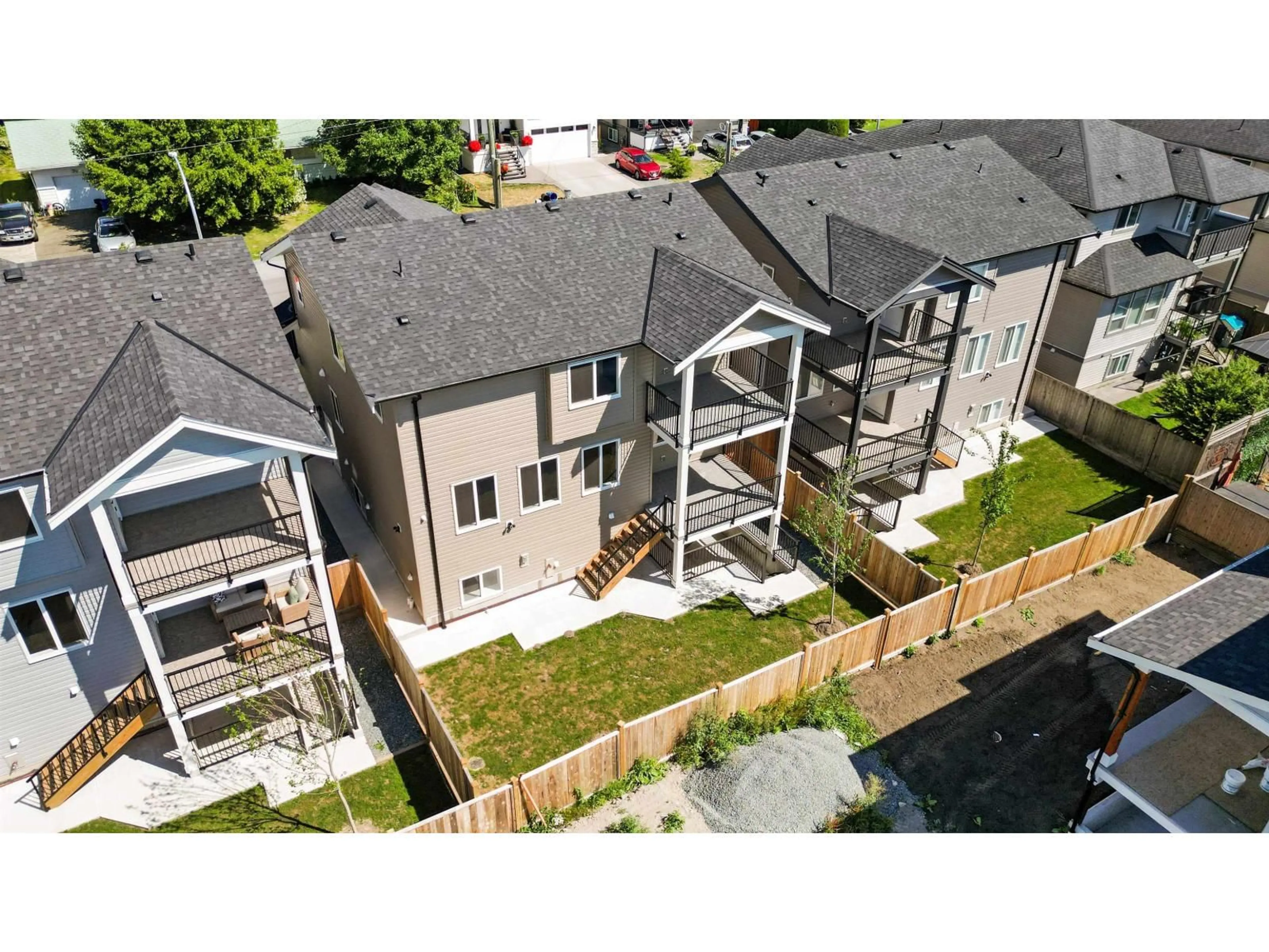 A pic from outside/outdoor area/front of a property/back of a property/a pic from drone, street for 7139 ELWOOD DRIVE, Chilliwack British Columbia V2R1G8