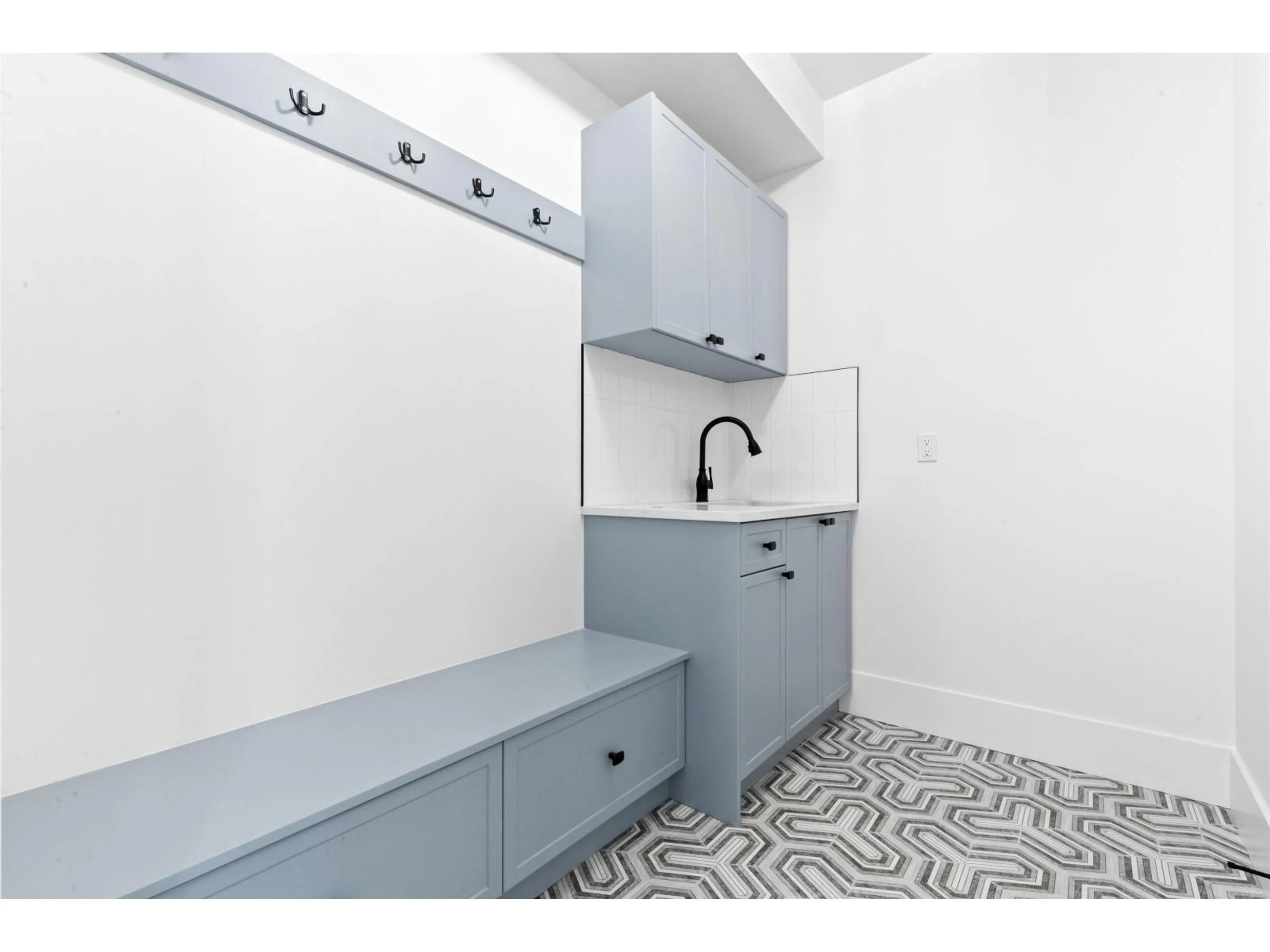 Laundry room for 7139 ELWOOD DRIVE, Chilliwack British Columbia V2R1G8