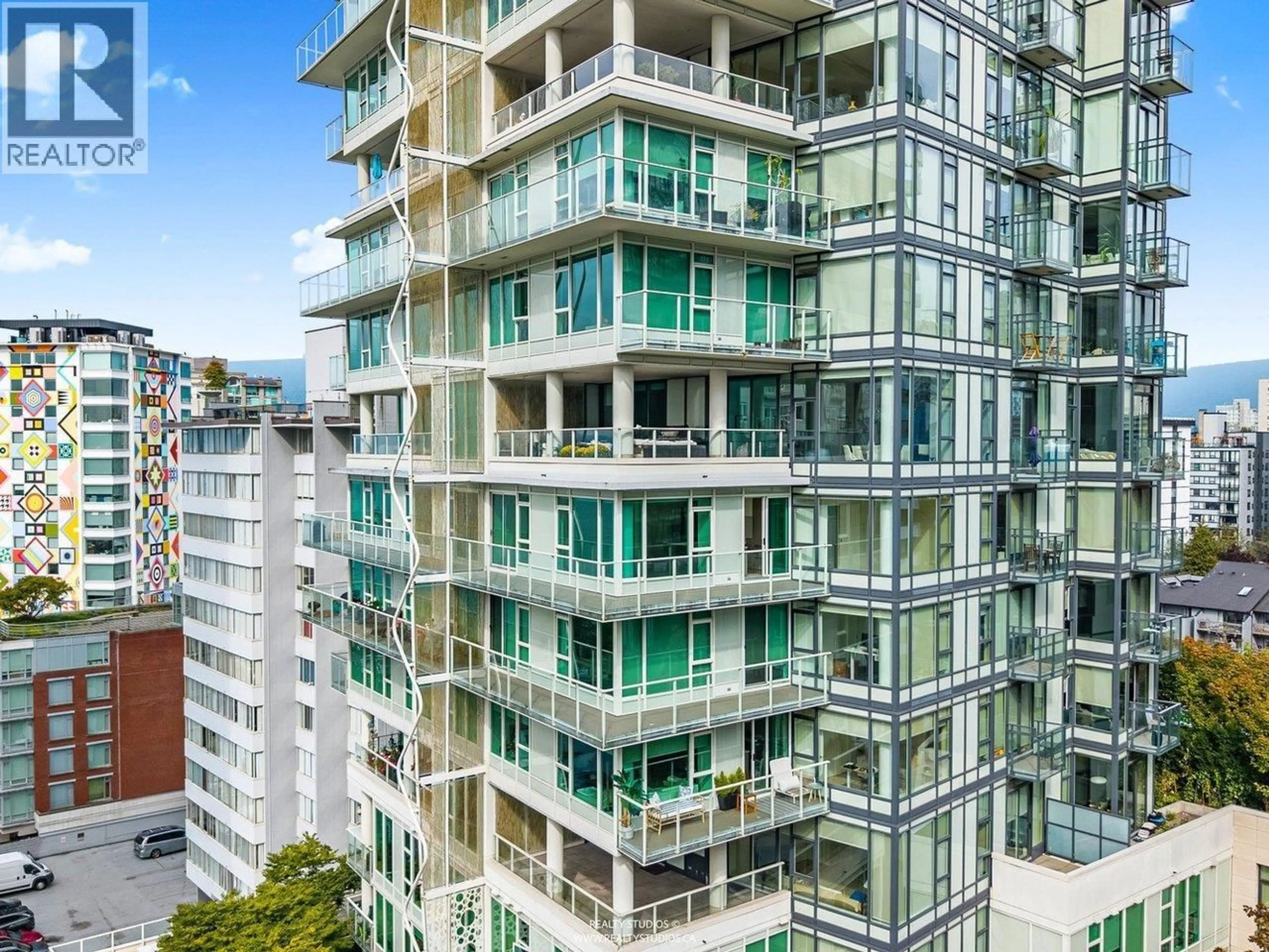 A pic from outside/outdoor area/front of a property/back of a property/a pic from drone, city buildings view from balcony for 905 - 1221 BIDWELL STREET, Vancouver British Columbia V6G0B1
