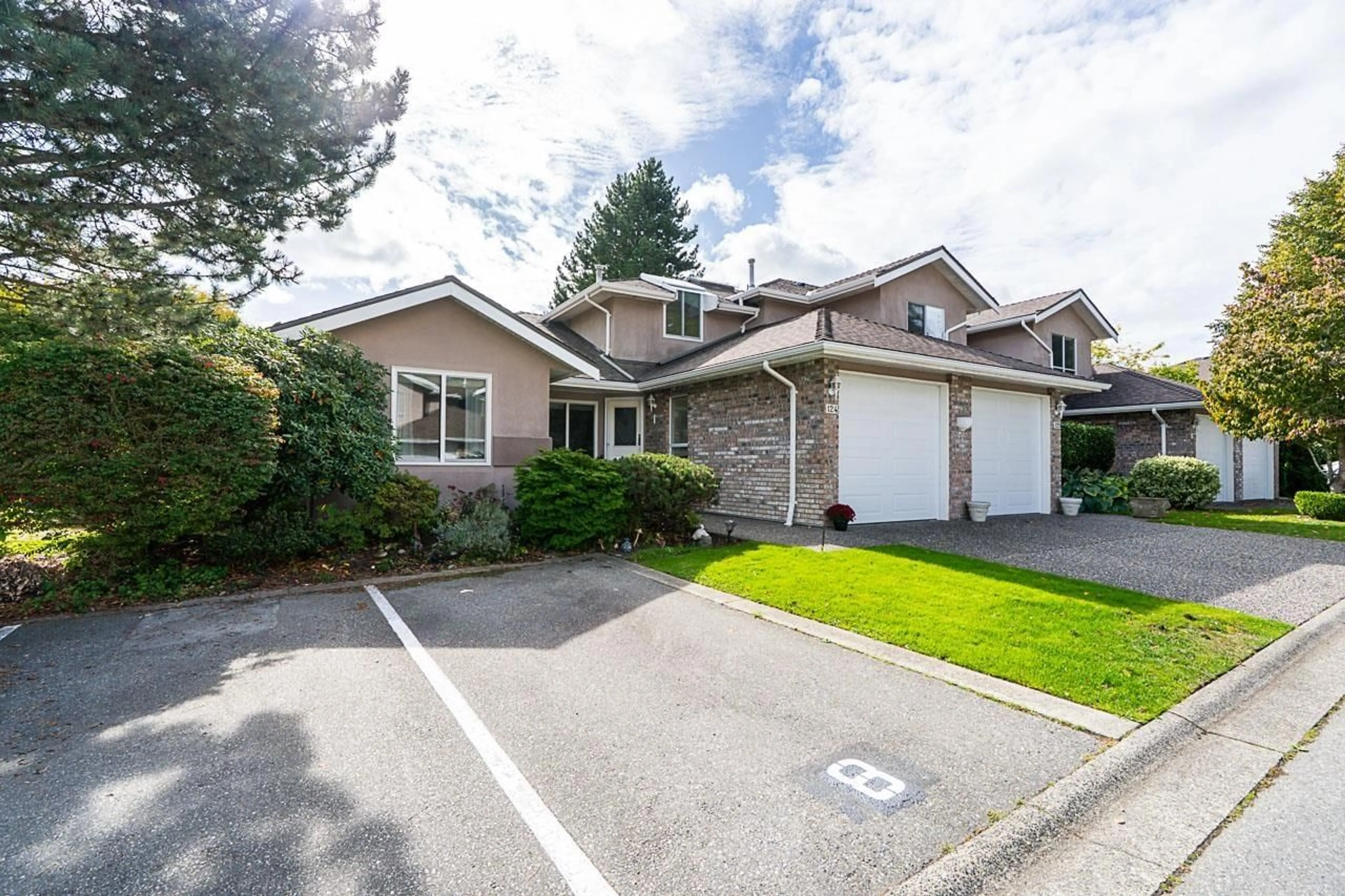A pic from outside/outdoor area/front of a property/back of a property/a pic from drone, street for 124 - 15550 26, Surrey British Columbia V4P1C6