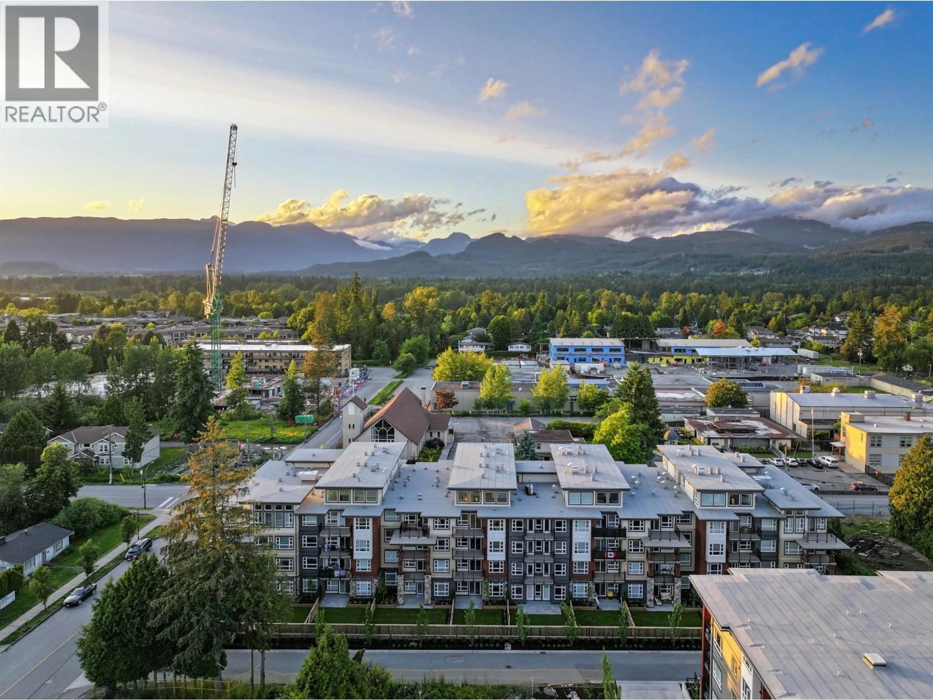 A pic from outside/outdoor area/front of a property/back of a property/a pic from drone, mountain view for 410 - 22562 121 AVENUE, Maple Ridge British Columbia V2X3Y8