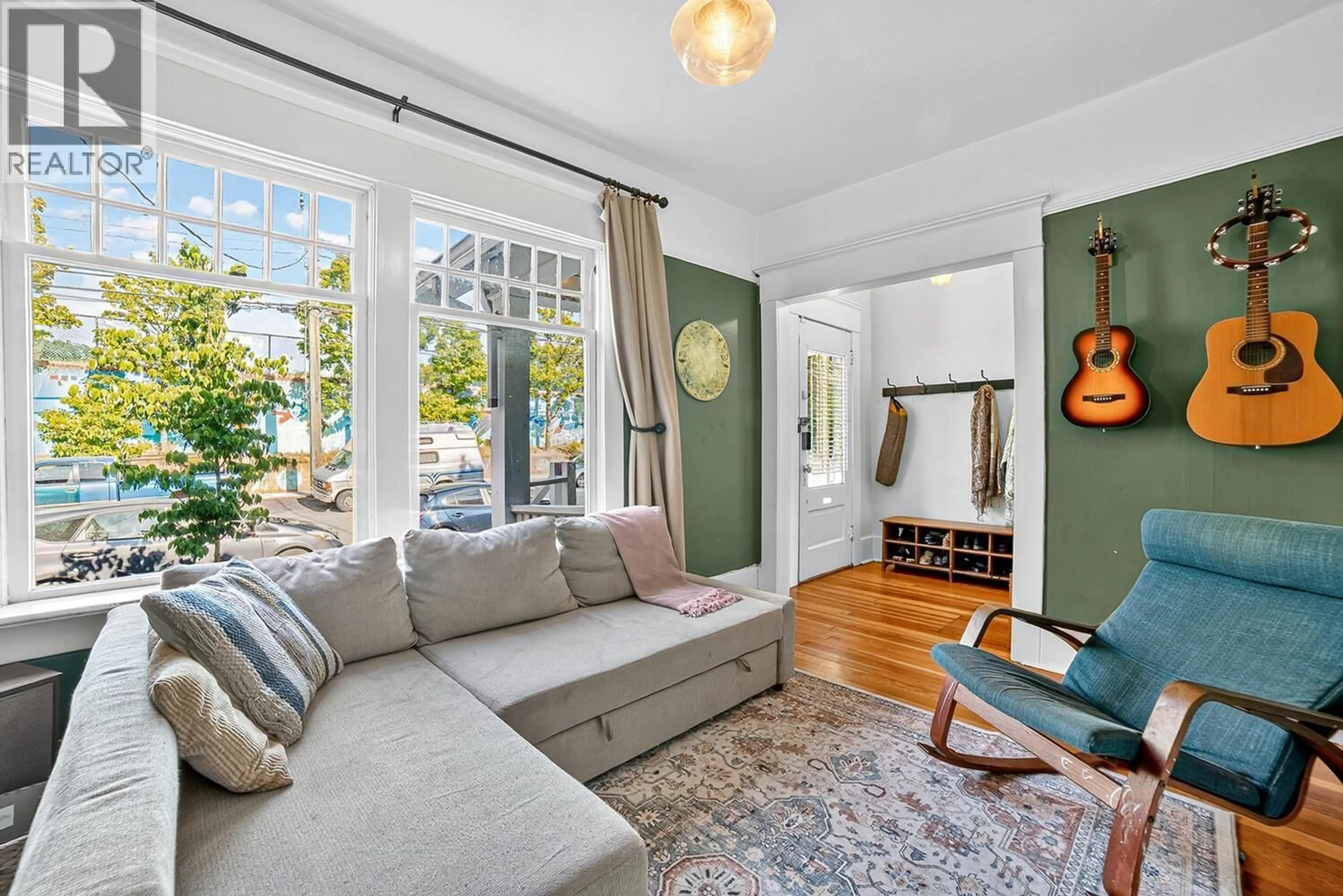 Living room with furniture, unknown for 1113 MCLEAN DRIVE, Vancouver British Columbia V5L3N5