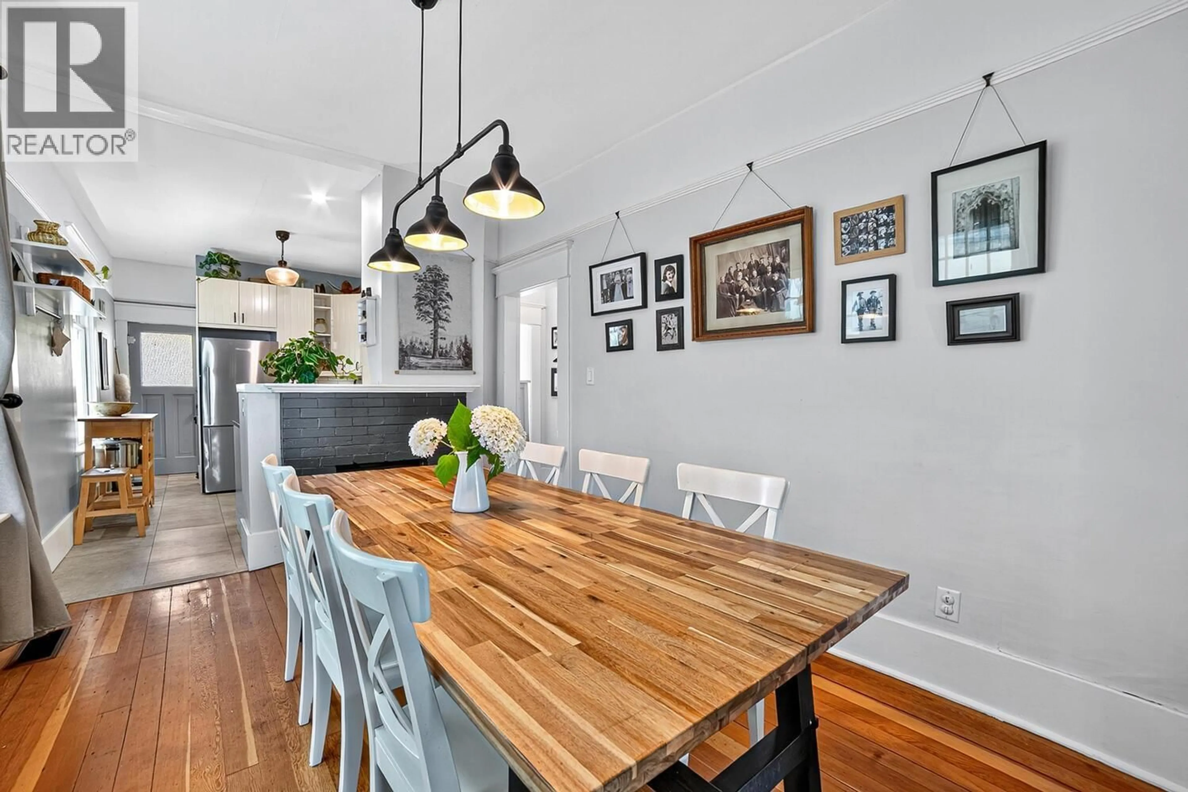 Open concept kitchen, wood/laminate floor for 1113 MCLEAN DRIVE, Vancouver British Columbia V5L3N5