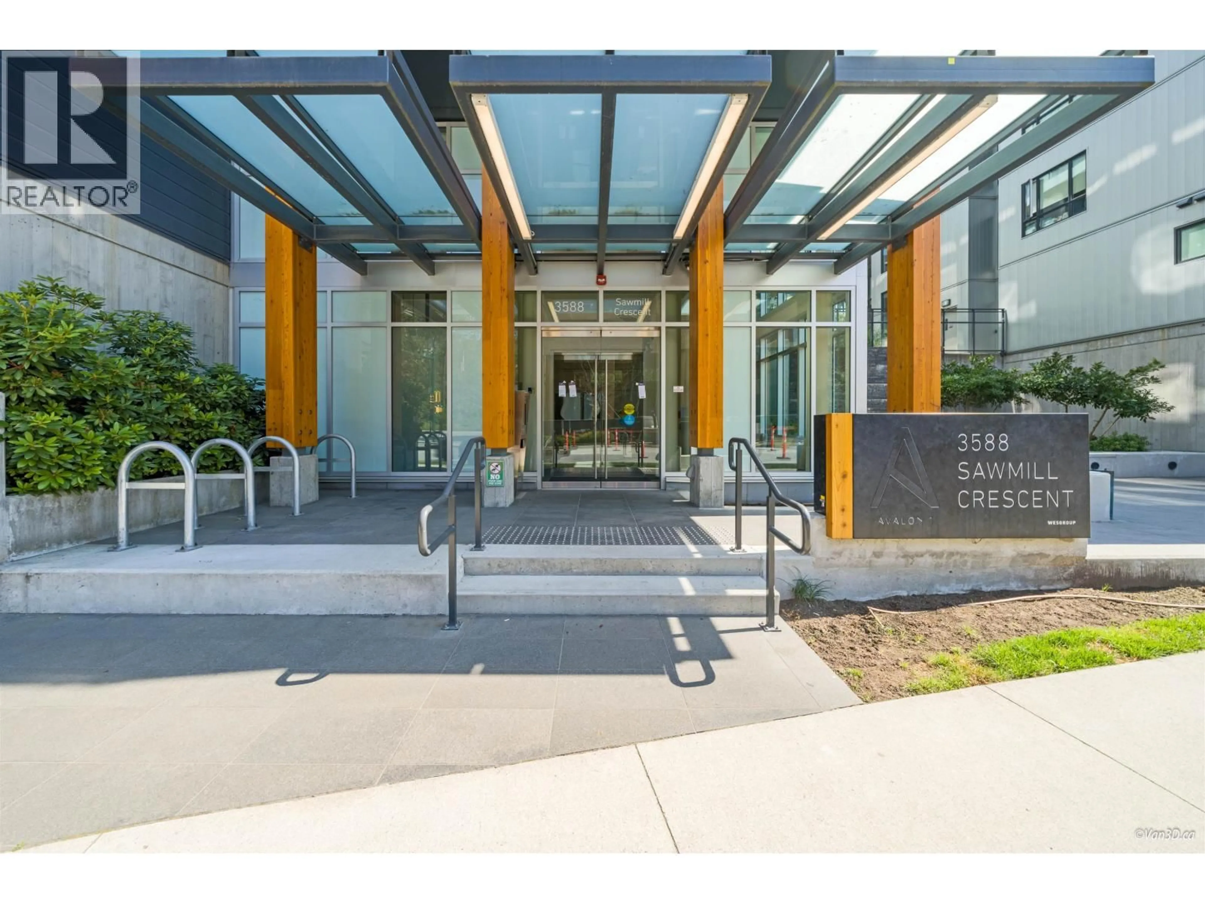 Indoor foyer for 102 - 3588 SAWMILL CRESCENT, Vancouver British Columbia V5S0H5