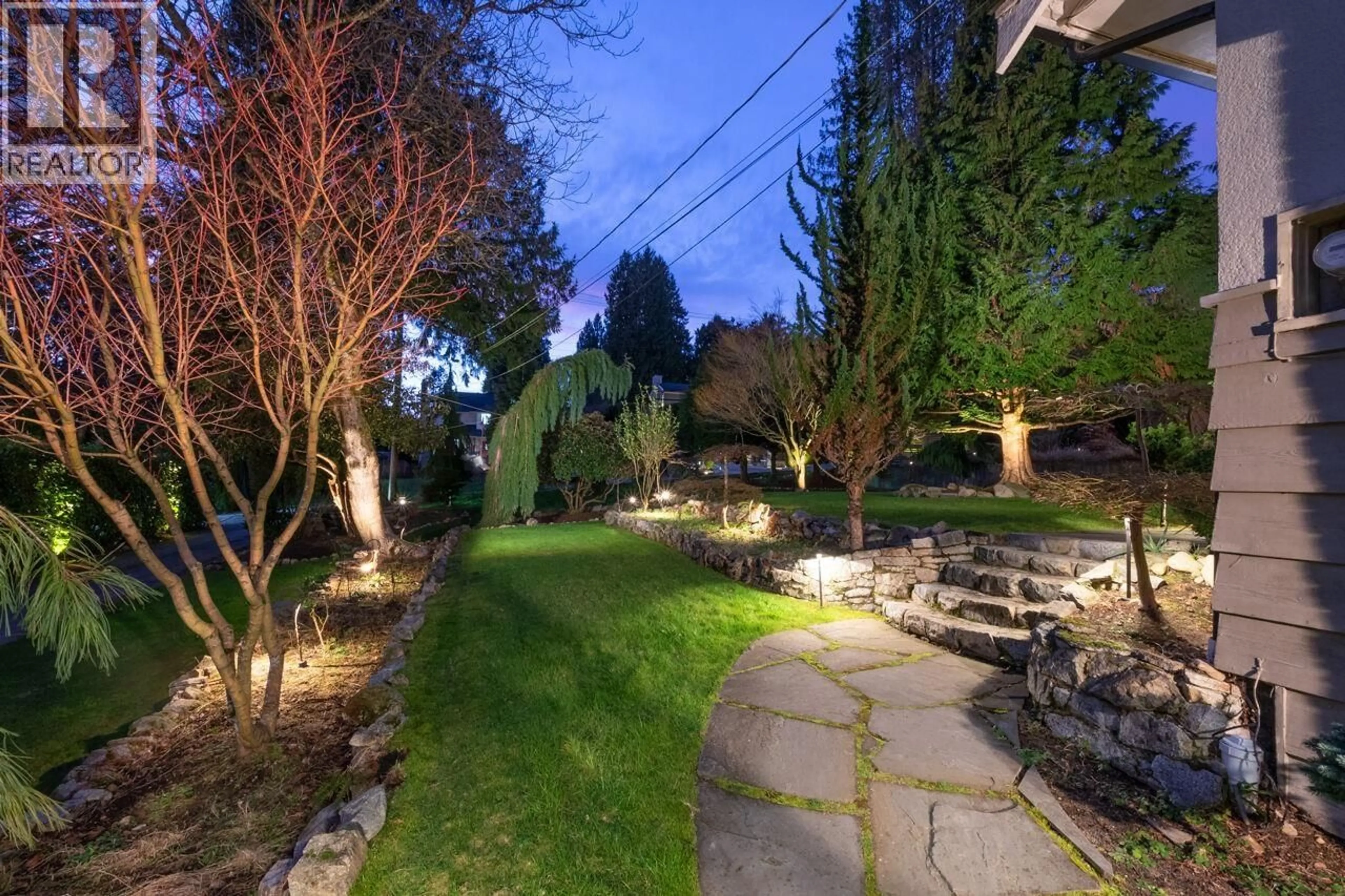 Patio, street for 1310 29TH STREET, West Vancouver British Columbia V7V4M6