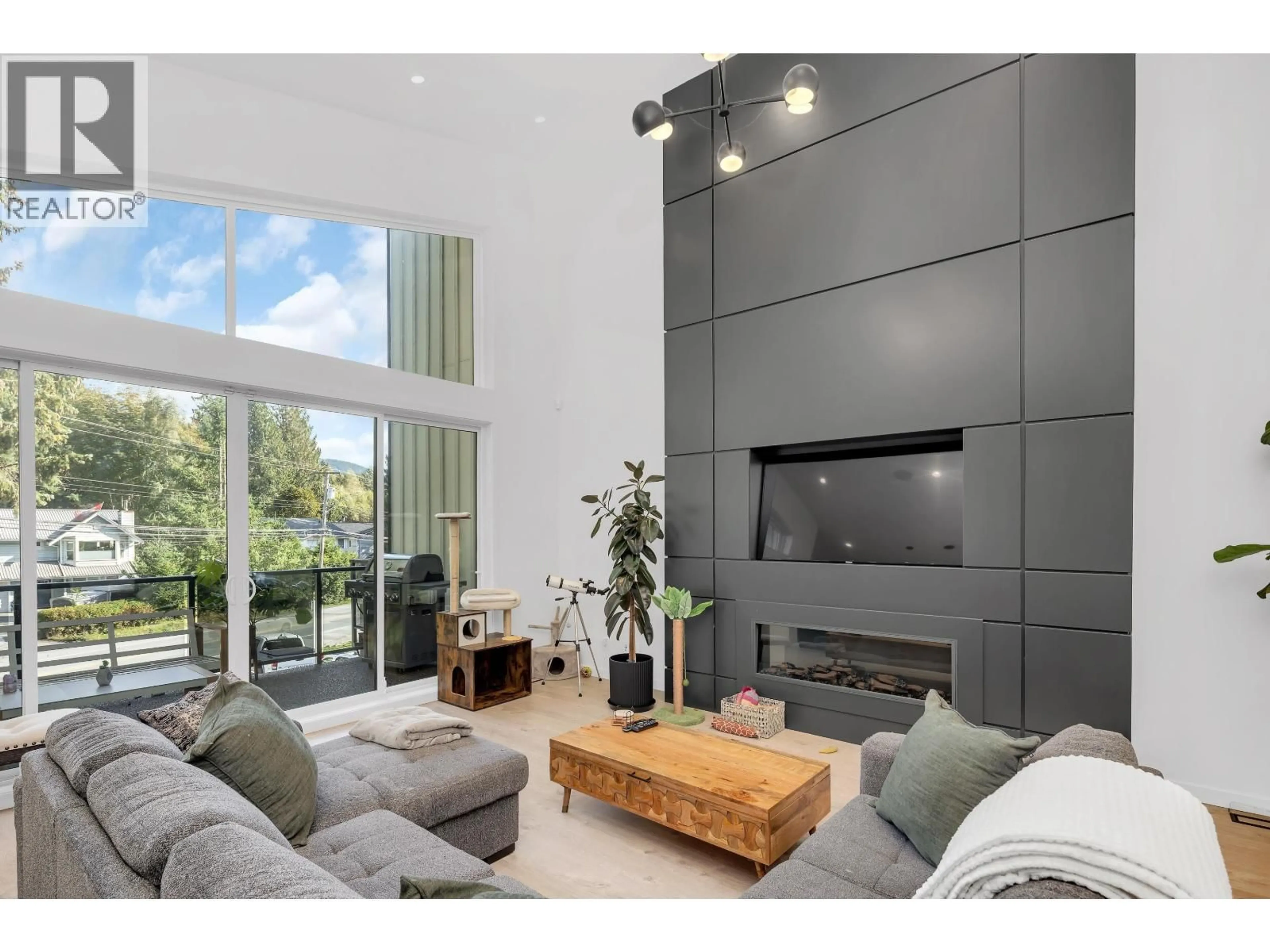 Home theater for 41727 GOVERNMENT ROAD, Squamish British Columbia V0N1H0