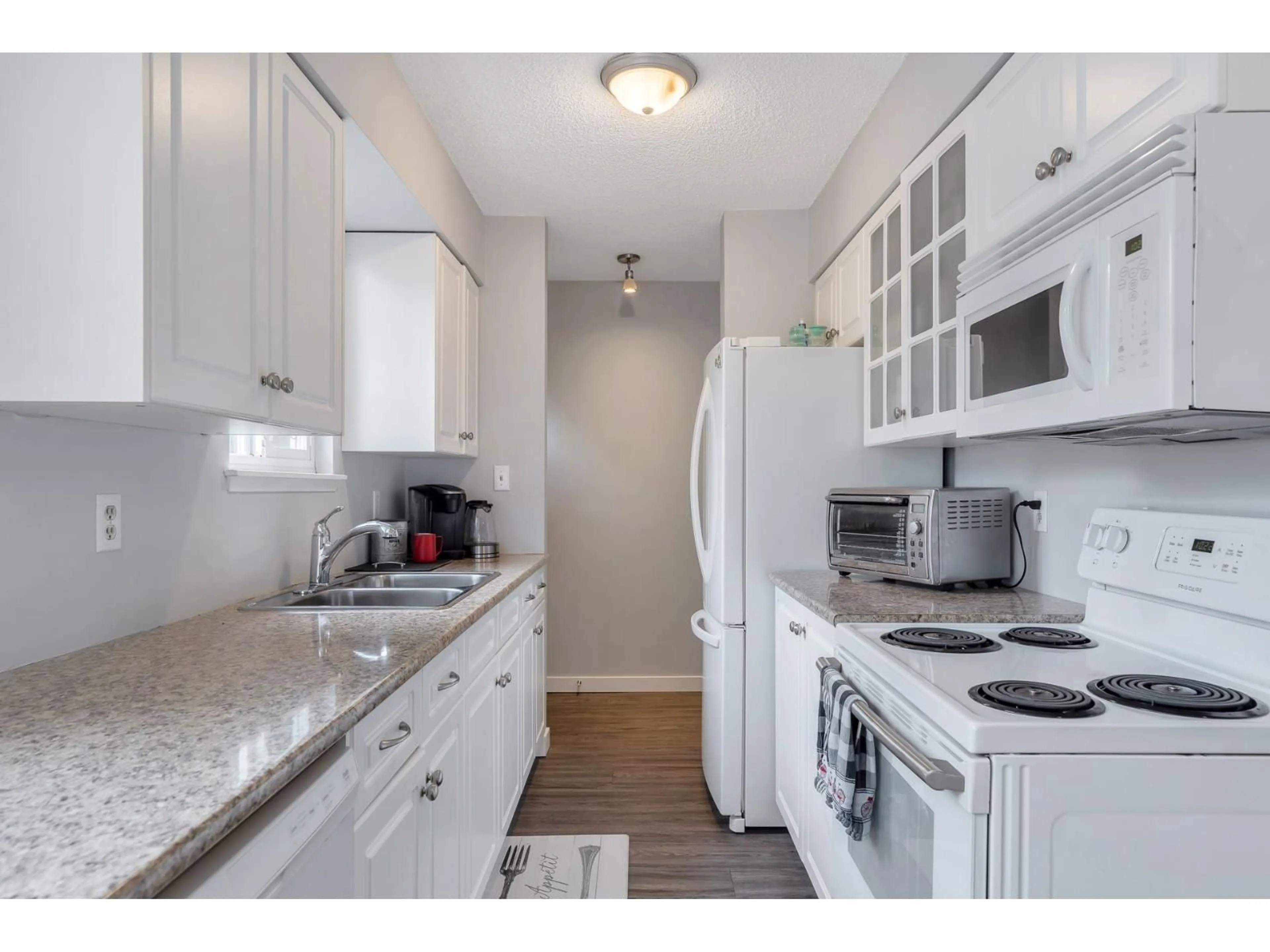 Standard kitchen, unknown for 65 - 45185 WOLFE ROAD, Chilliwack British Columbia V2P1V5