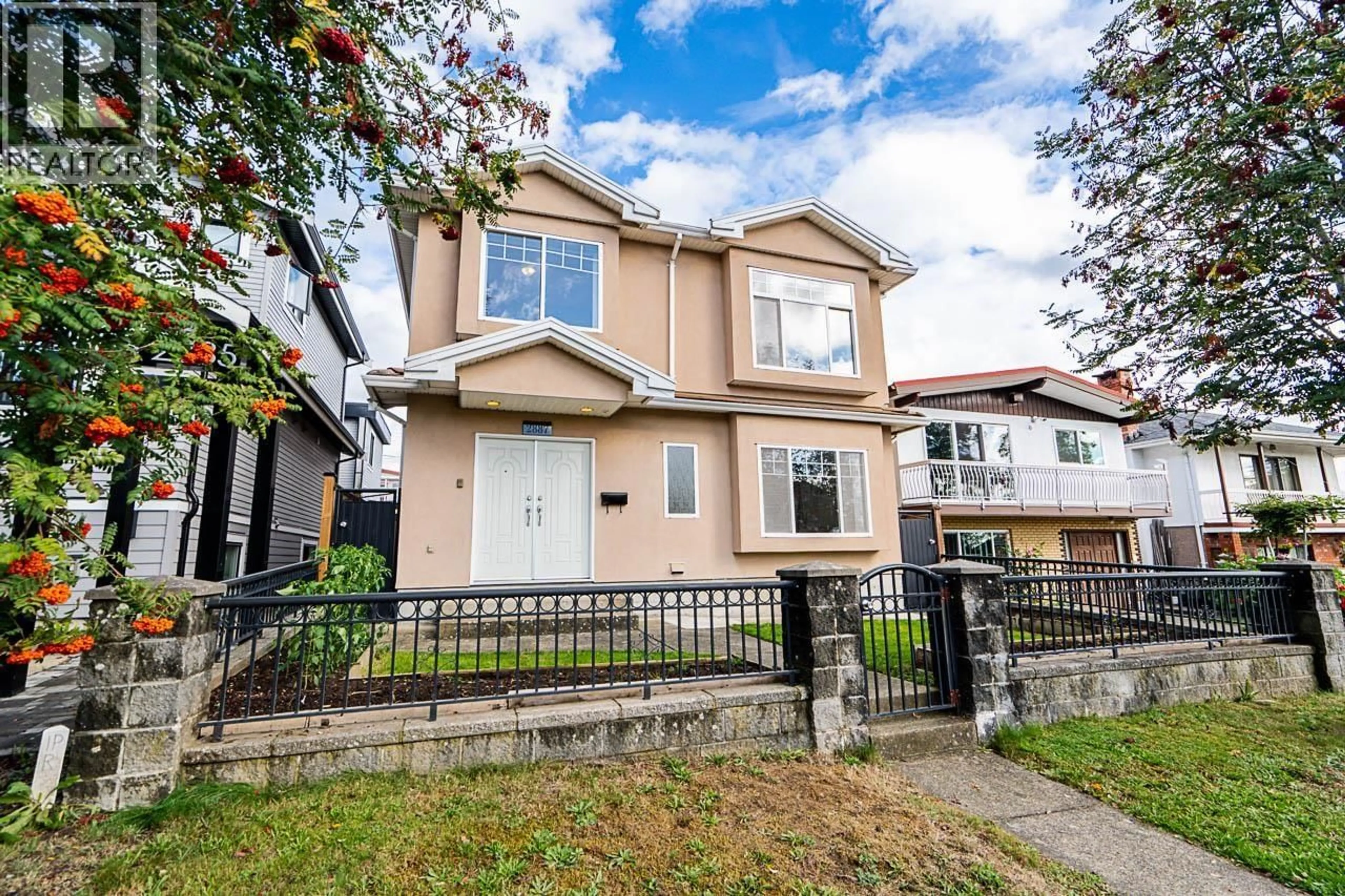 Home with vinyl exterior material, street for 2887 GEORGIA STREET, Vancouver British Columbia V5K2K3