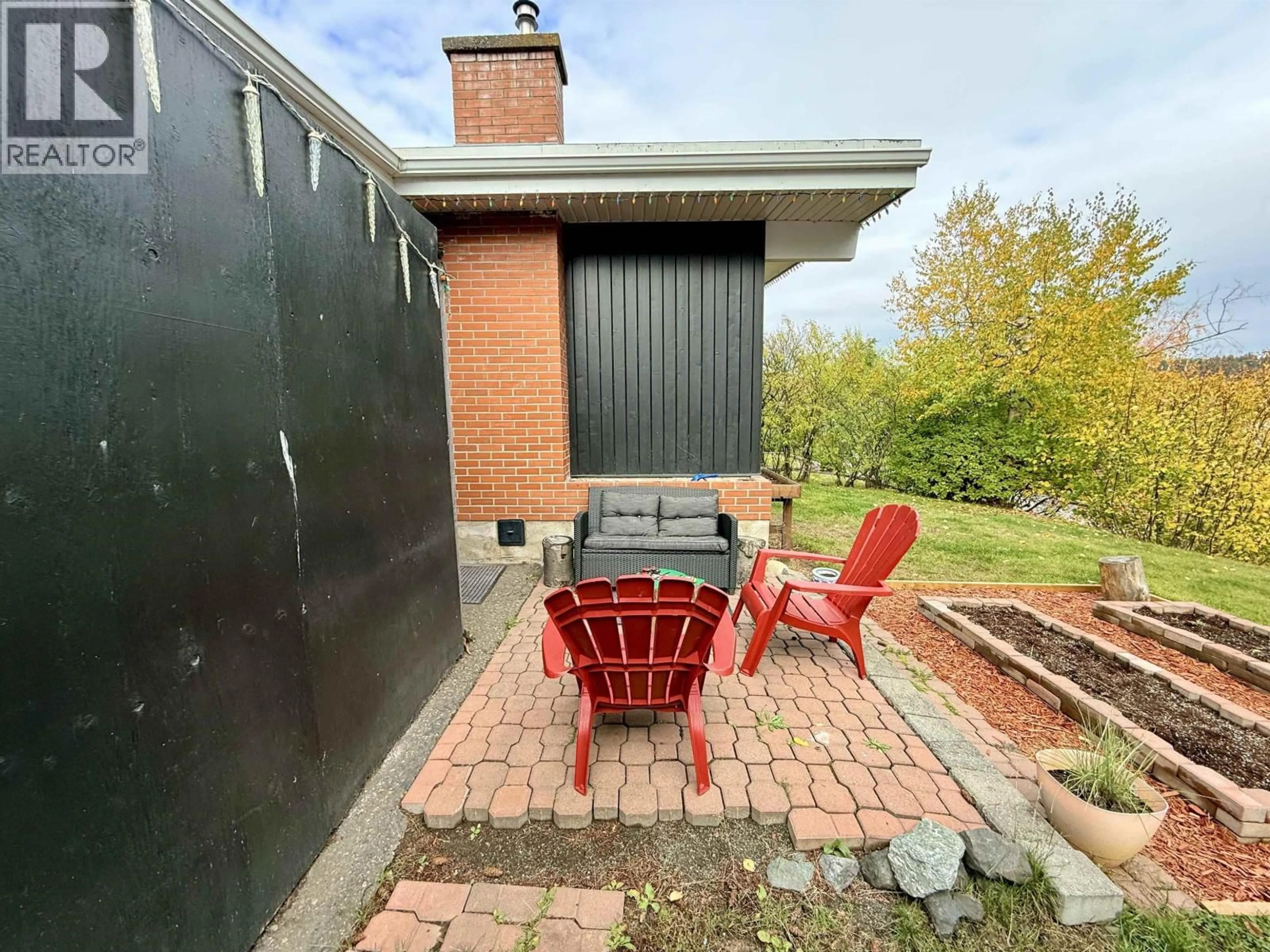 Patio, street for 281 LYON STREET, Prince George British Columbia V2M3K9