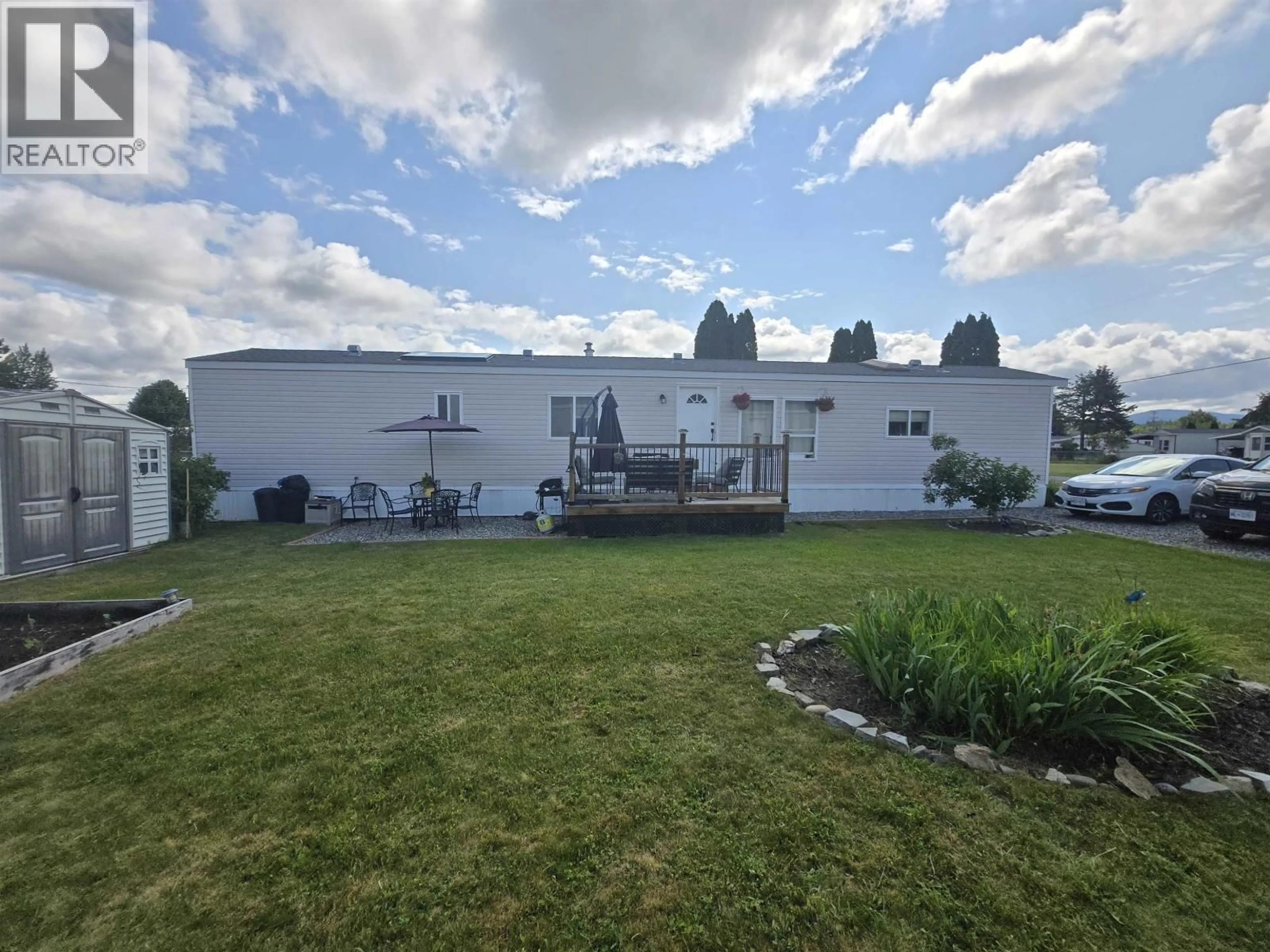 A pic from outside/outdoor area/front of a property/back of a property/a pic from drone, unknown for 6 - 602 ELM STREET, Quesnel British Columbia V2J3X1