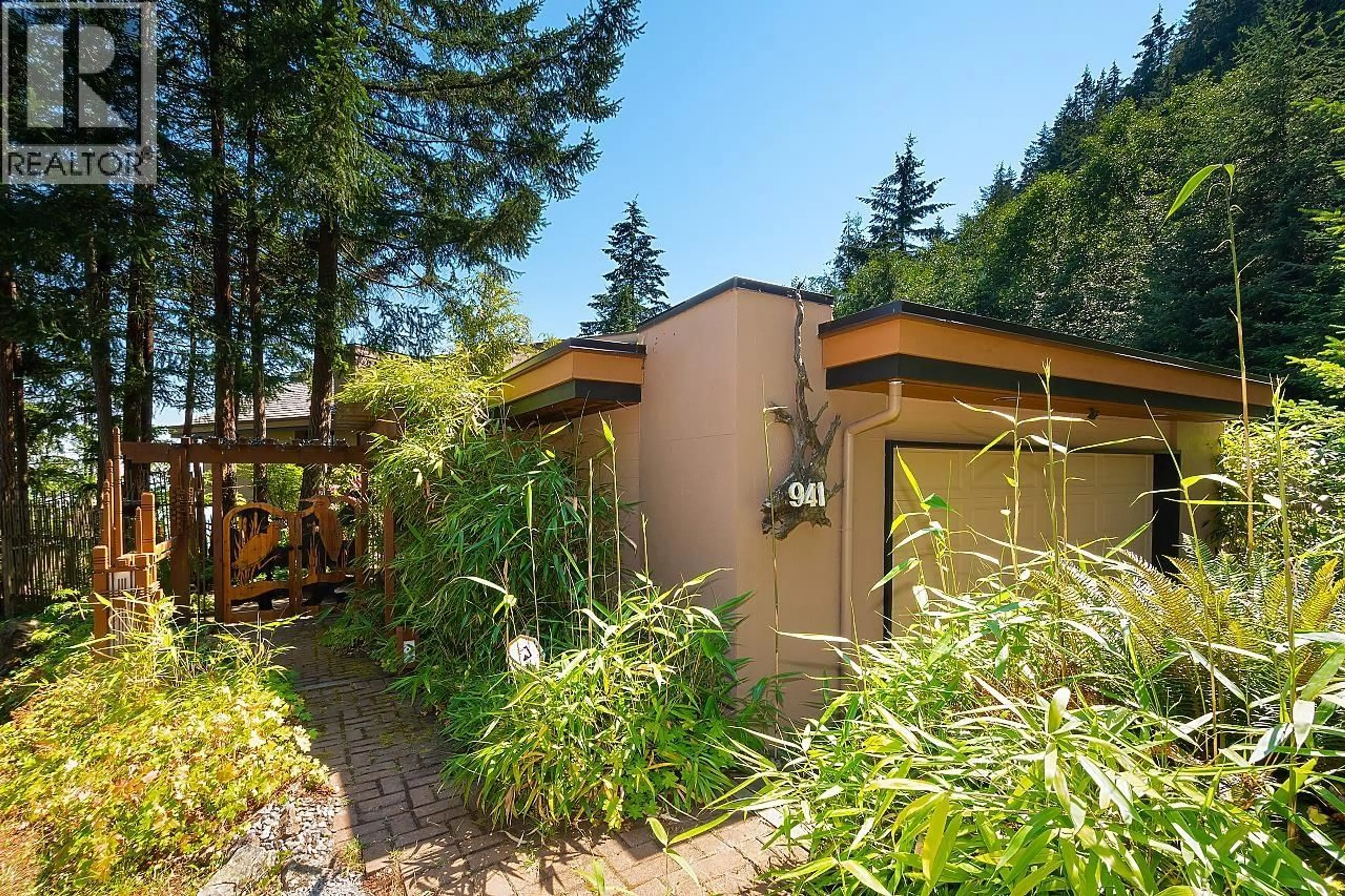 Patio, forest/trees view for 941 VALHALLA PLACE, Bowen Island British Columbia V0N1G2