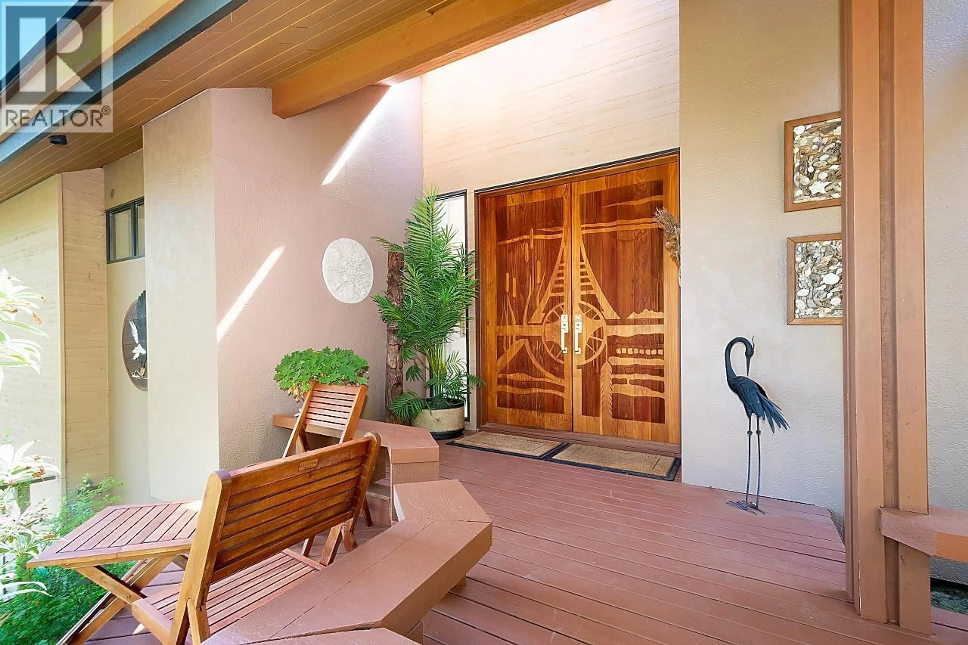 Indoor foyer for 941 VALHALLA PLACE, Bowen Island British Columbia V0N1G2