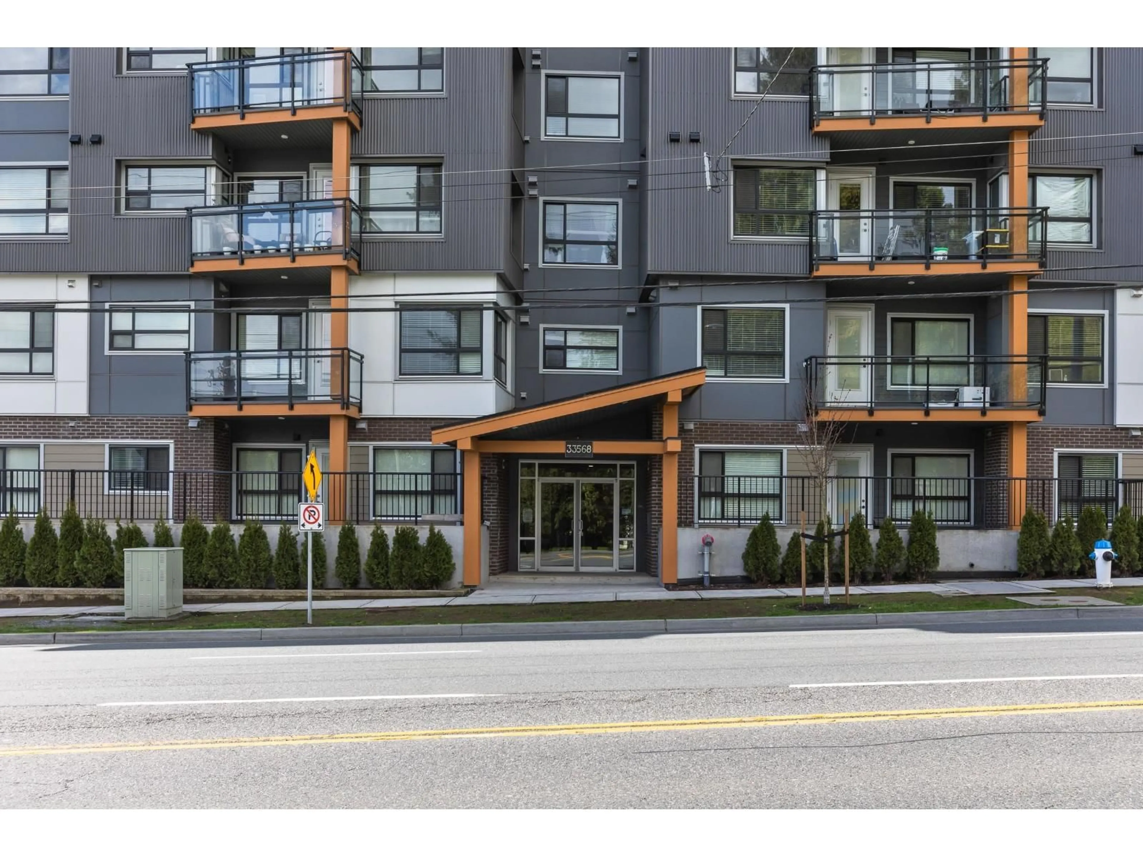 Unknown for 305 - 33568 GEORGE FERGUSON, Abbotsford British Columbia V2S0M3