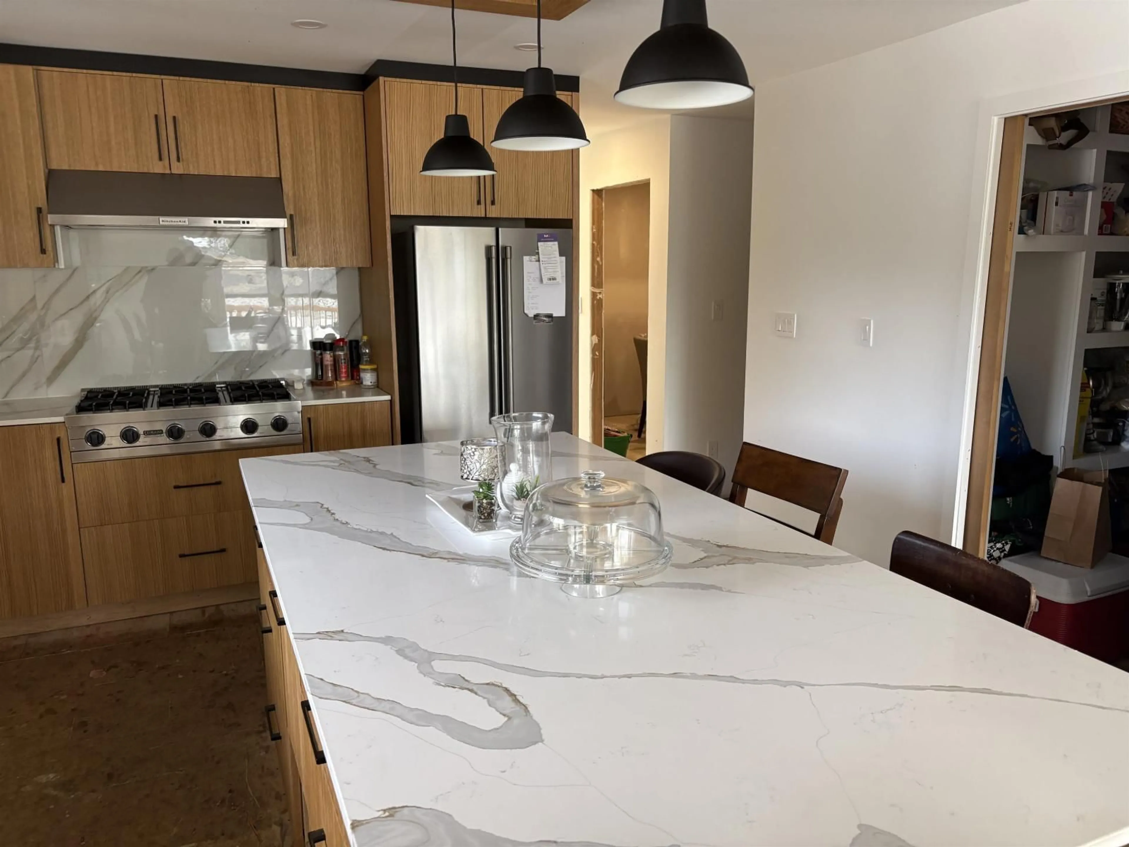 Open concept kitchen, unknown for 13983 GROSVENOR, Surrey British Columbia V3R5G3