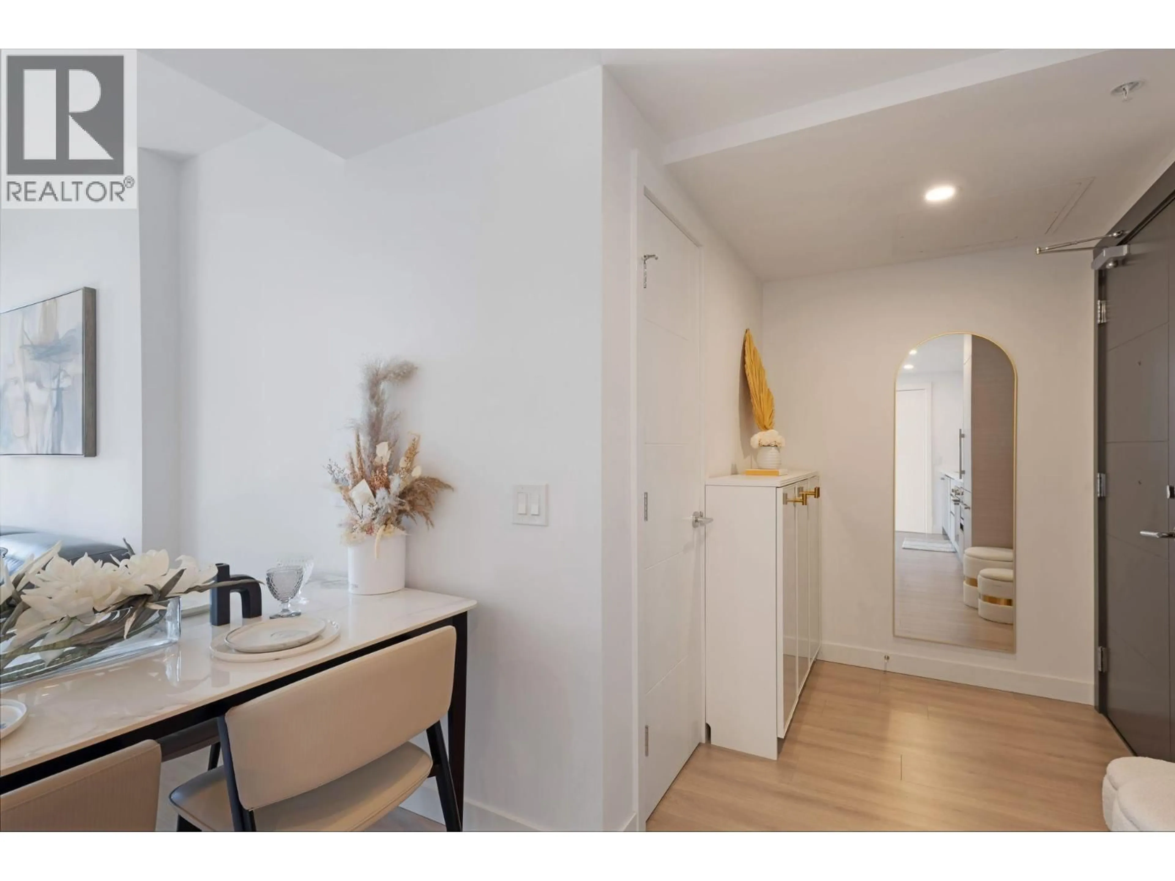 Indoor entryway for 2401 - 823 CARNARVON STREET, New Westminster British Columbia V3M0N5